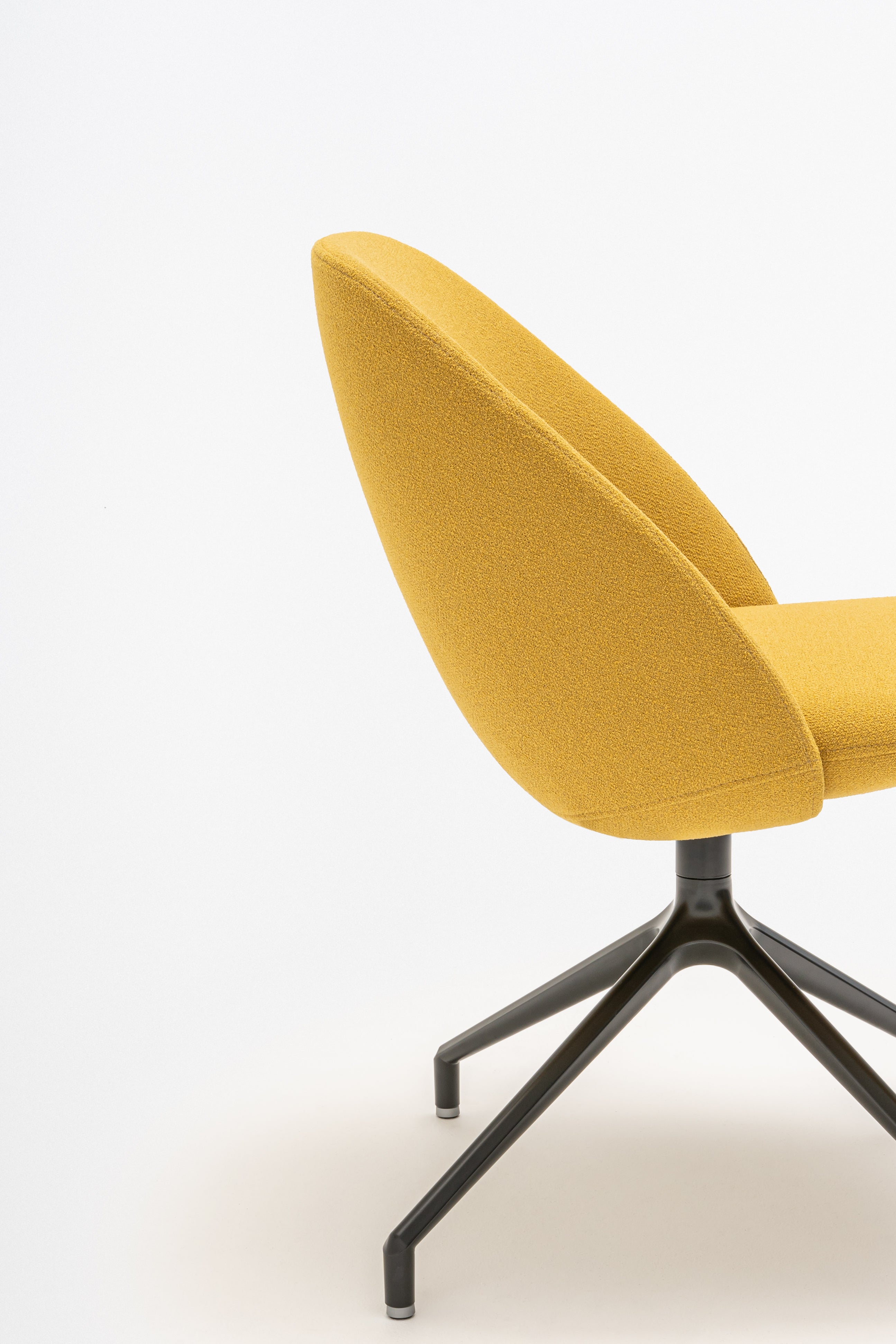 Otáčací kreslo s nízkym operadlom PARALEL kovová základňa