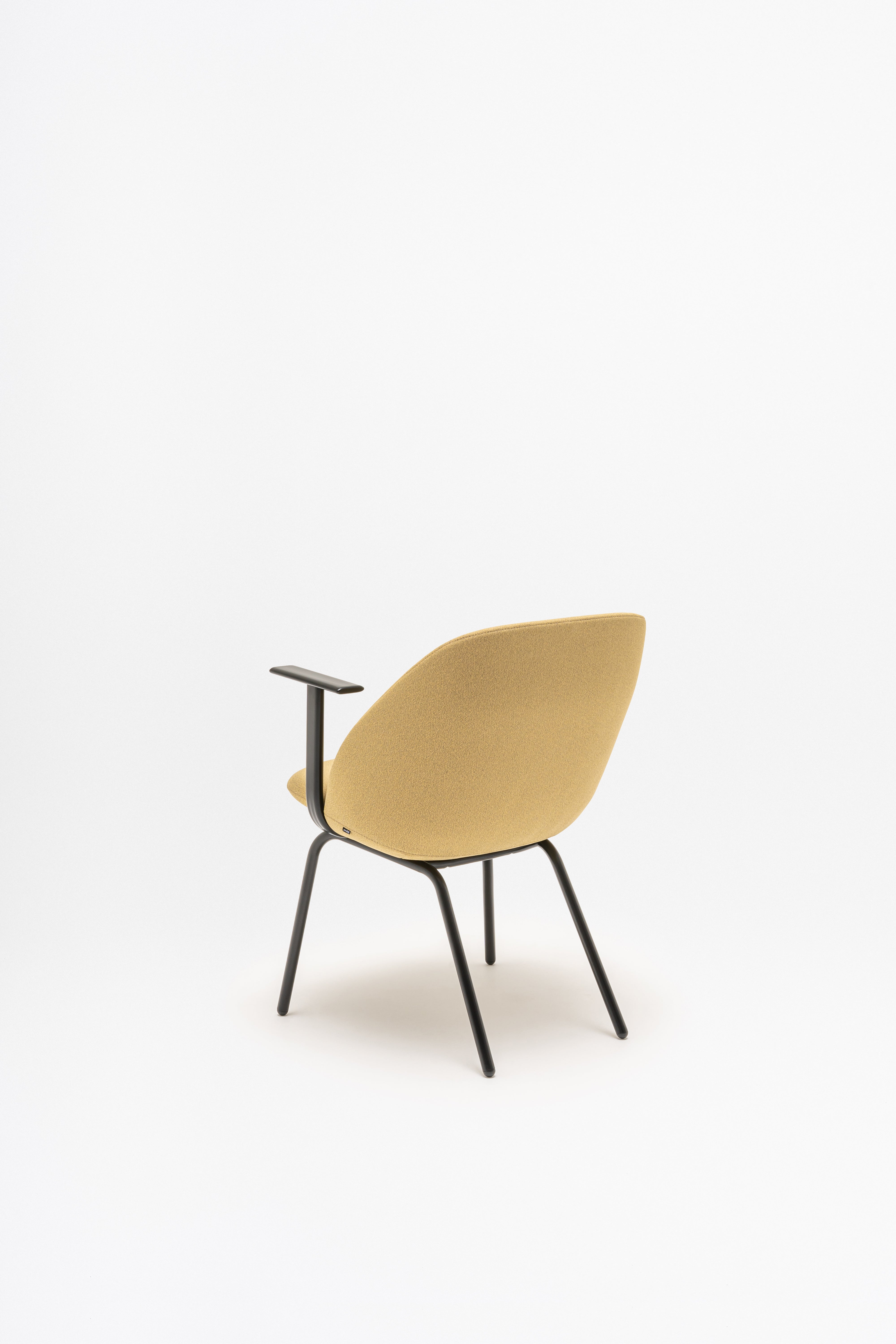 Armchair with low backrest parallel four -legged base