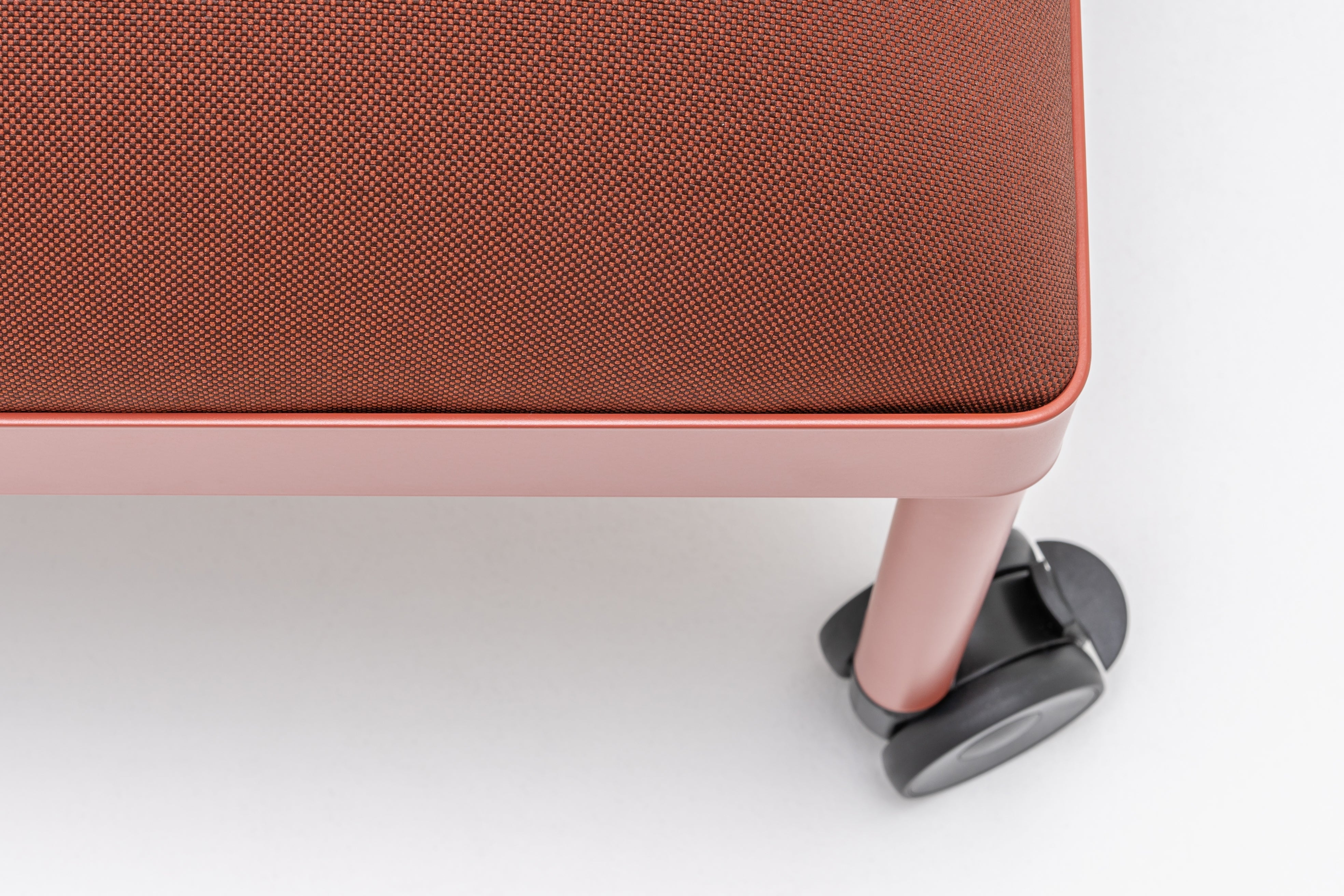 Puf STILT tapicerowany