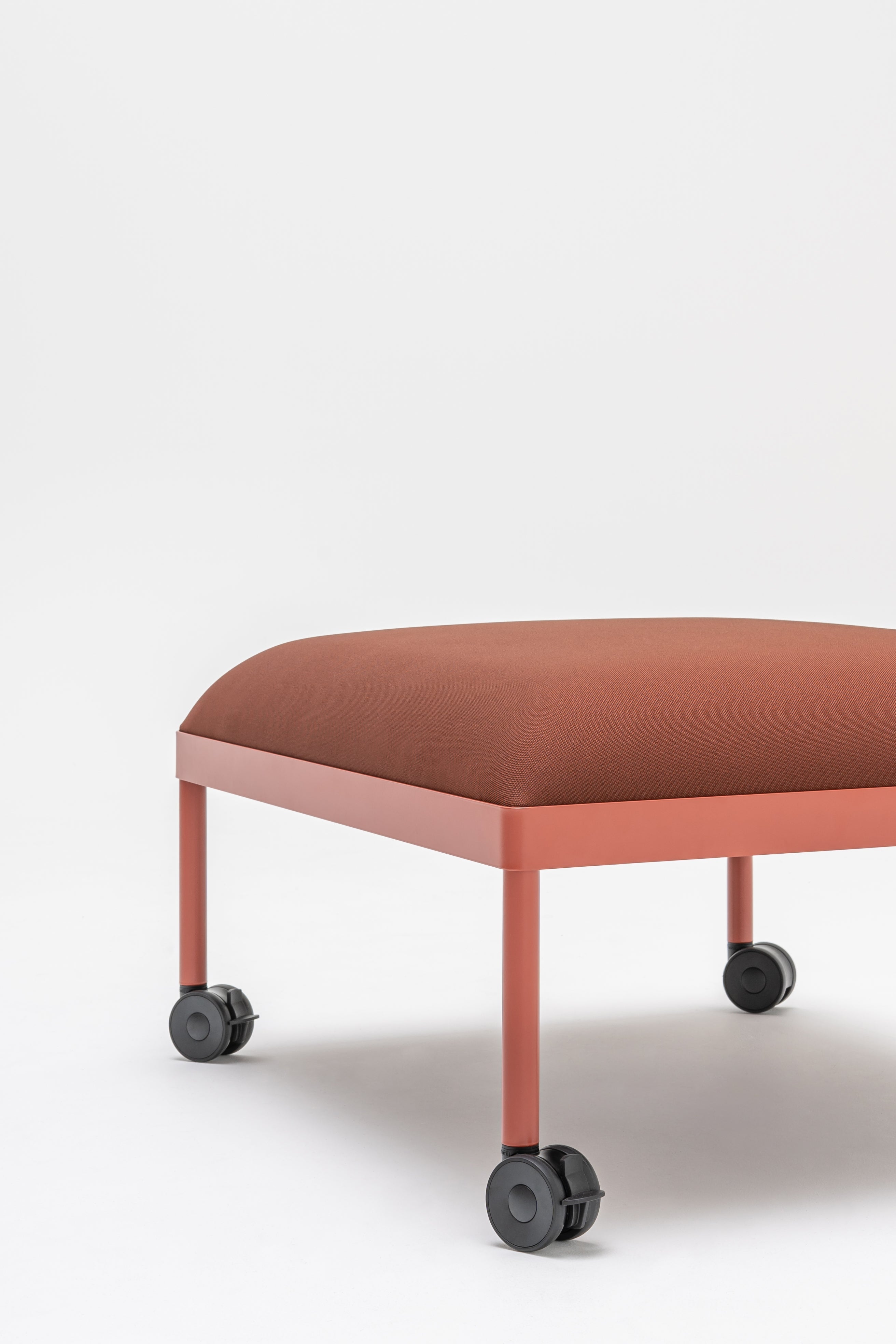 Puf STILT tapicerowany