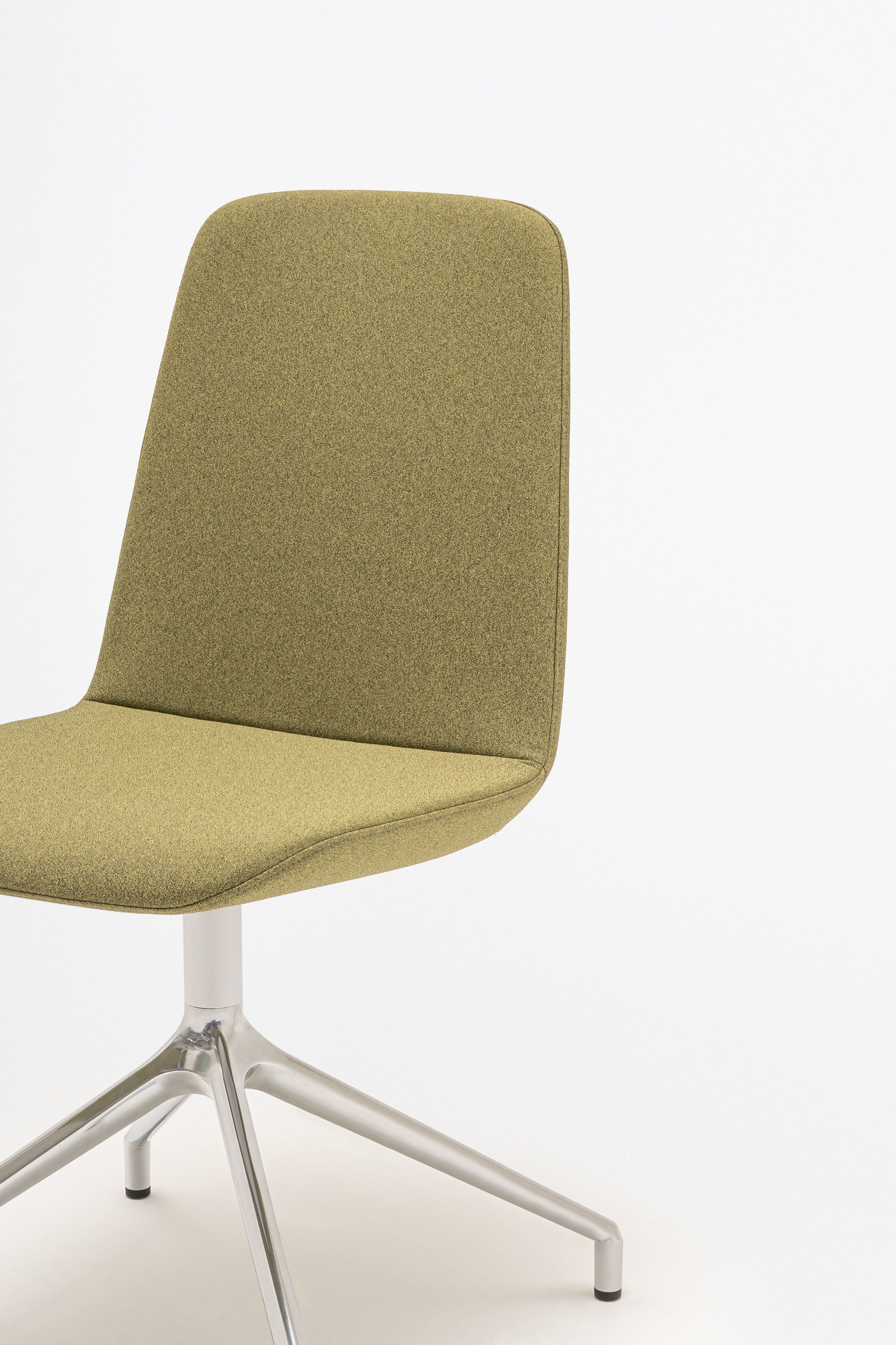 Otočné kreslo ULTI leštené hliníkové