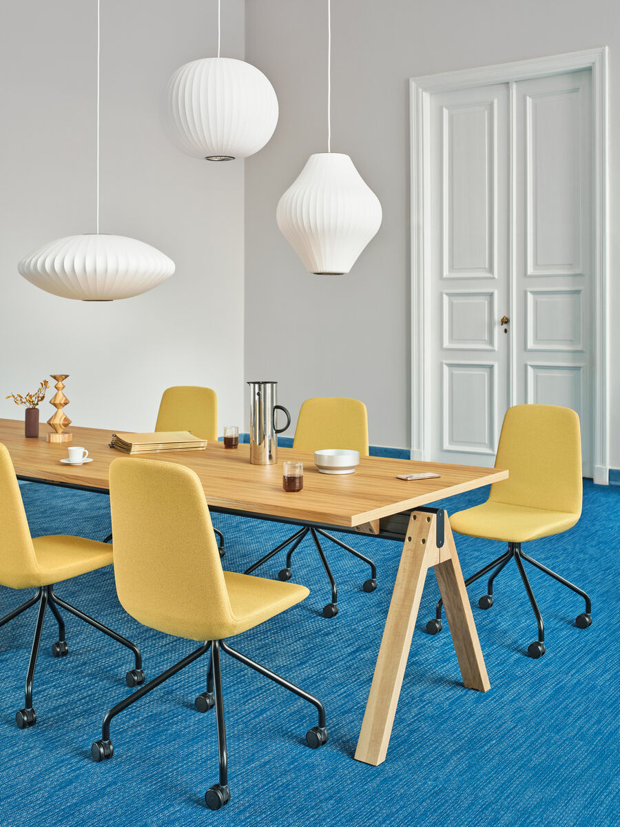 Kancelárske kreslo ULTI s krížovou základňou a kolieskami