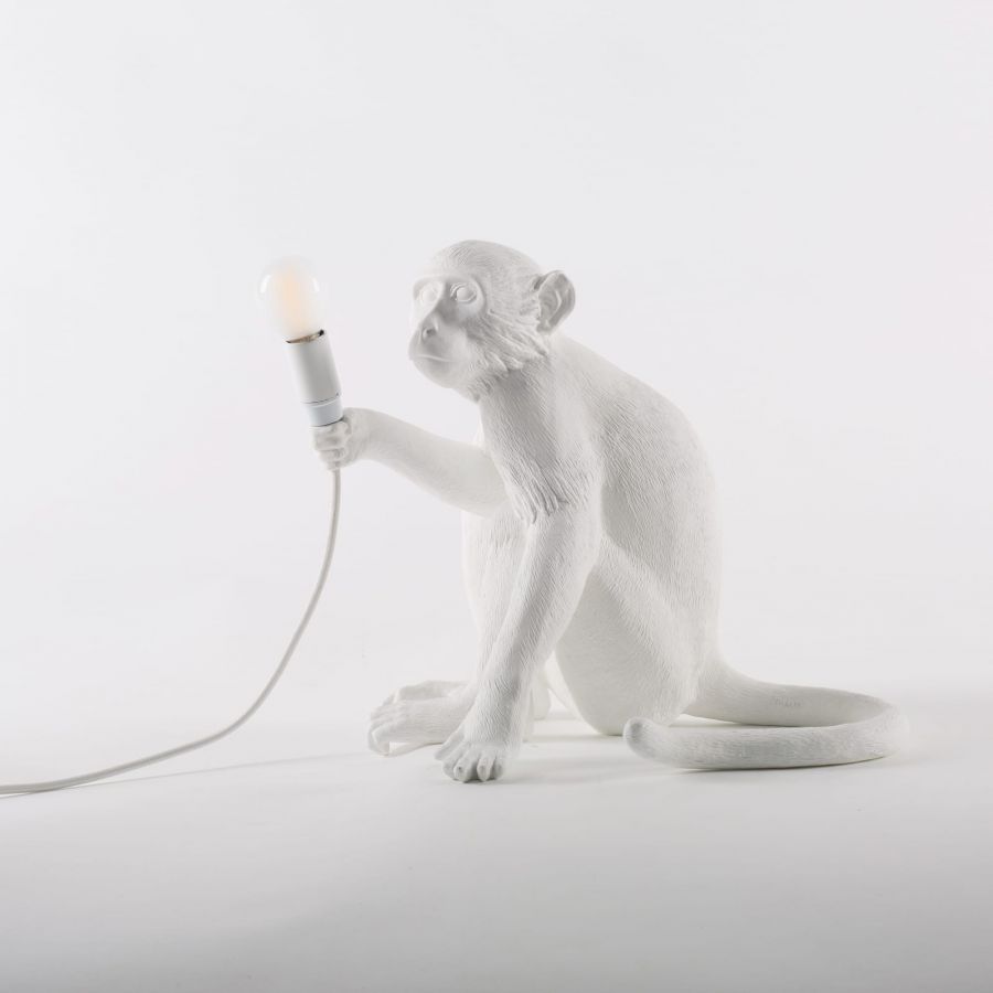 Stolná lampa MONKEY SITTING biela