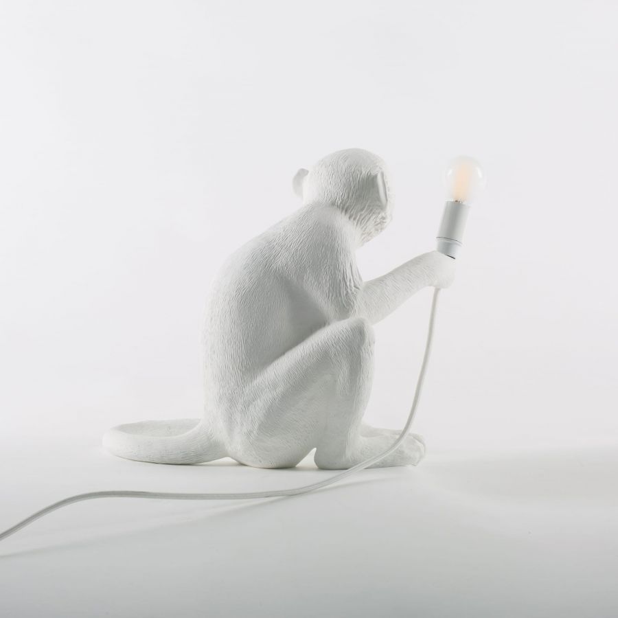 Stolná lampa MONKEY SITTING biela