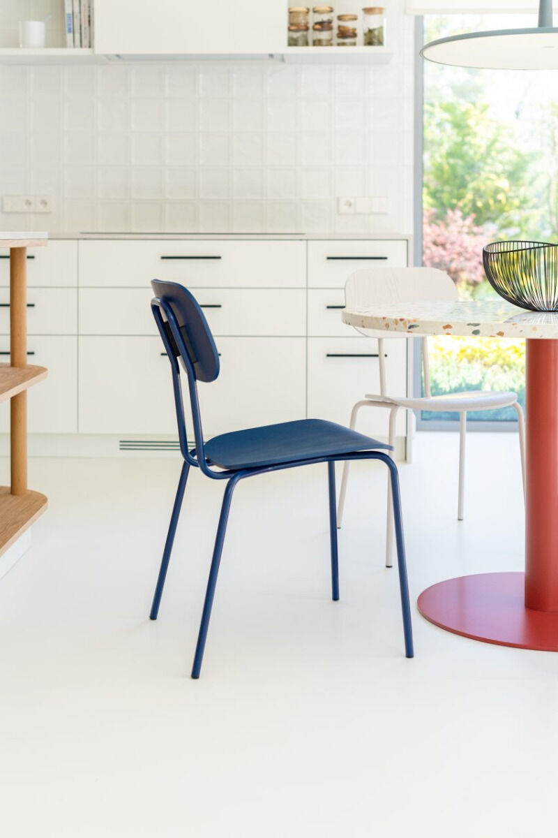 Stolička NOVÁ ŠKOLA červená základňa