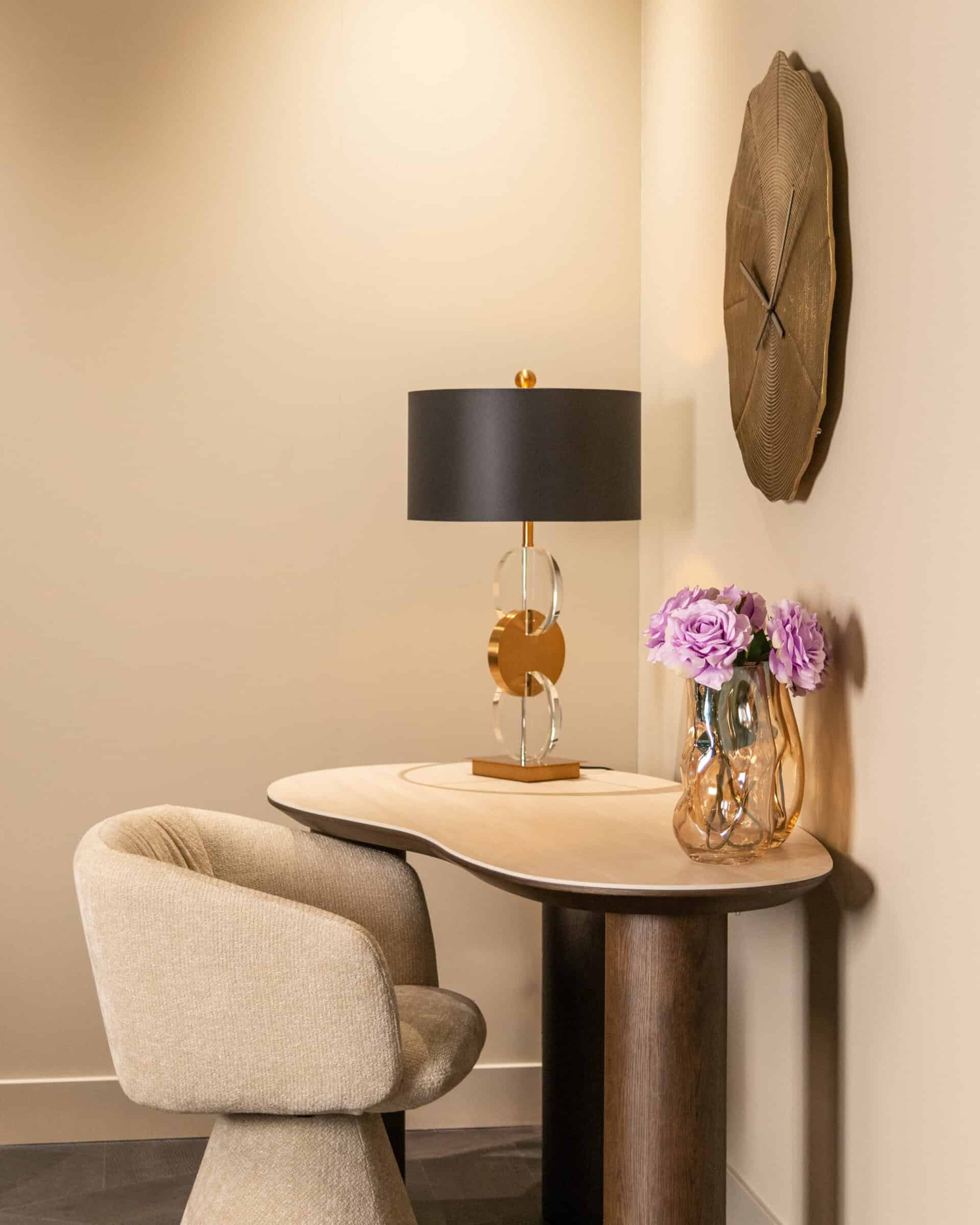 Otočné kreslo MADELINE béžové