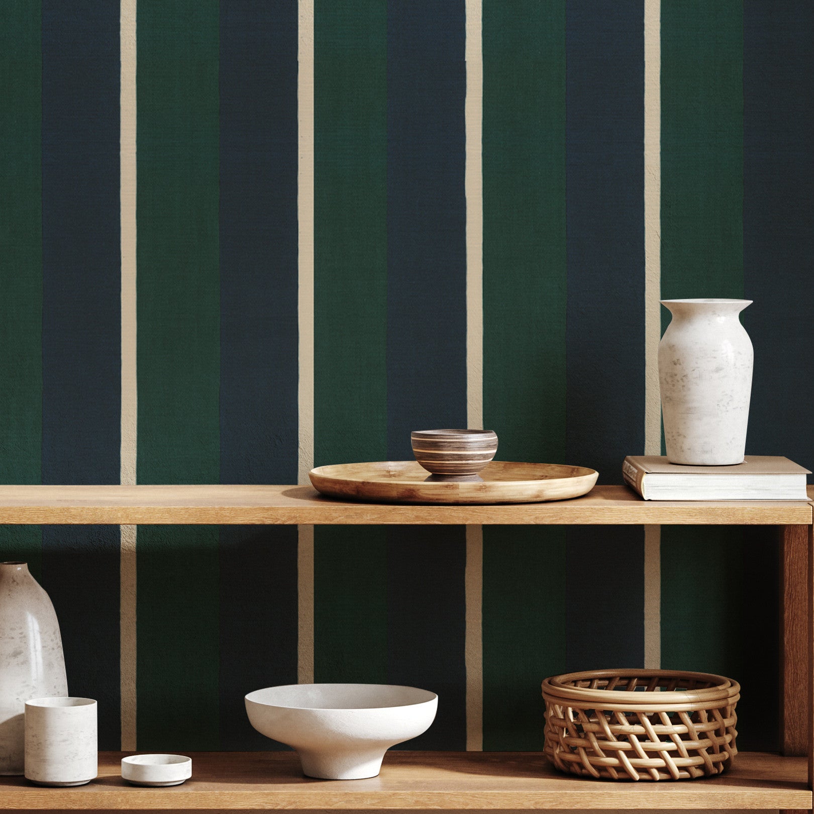 Tapeta so štruktúrou napodobňujúcou plátno v pruhoch SINOPIA - MARINE/VERT ANGLAIS tmavomodrá so zelenou