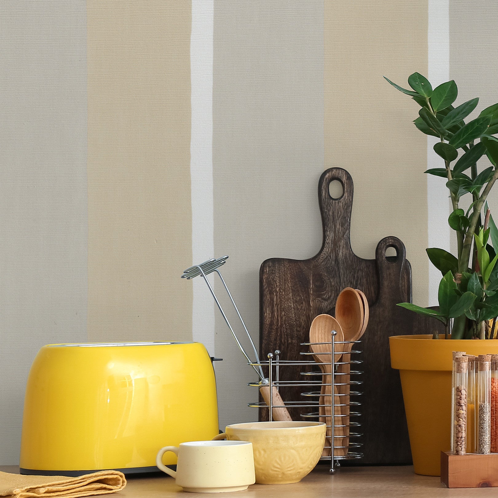 Tapeta so štruktúrou napodobňujúcou plátno v pruhoch SINOPIA - TRAVERTIN/GRÈGE travertín s hnedou