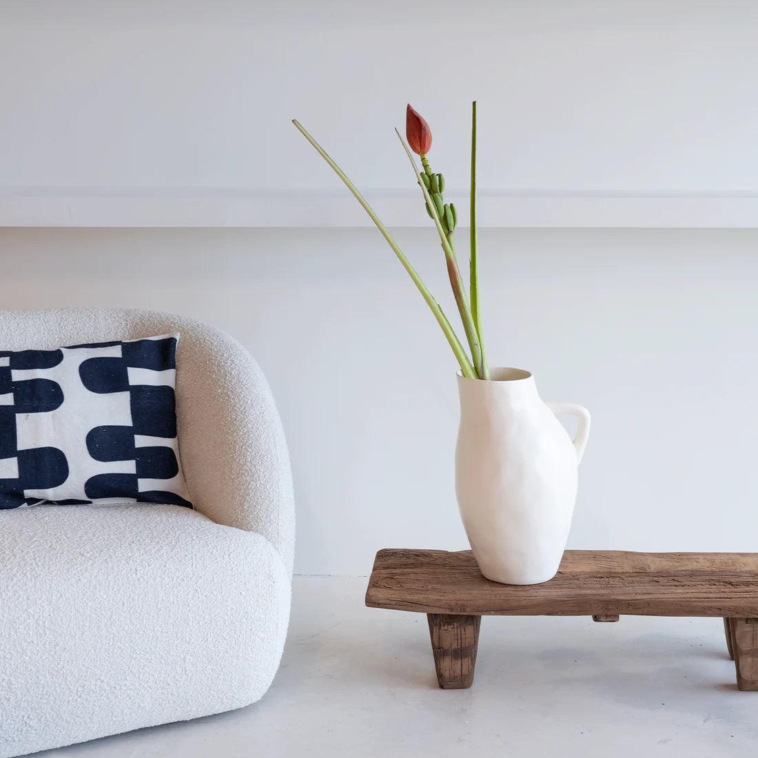 Stolik UNC z drewna z recyclingu Urban Nature Culture    Eye on Design