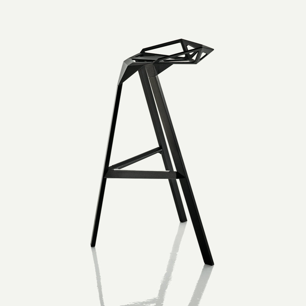 STOOL_ONE black stool