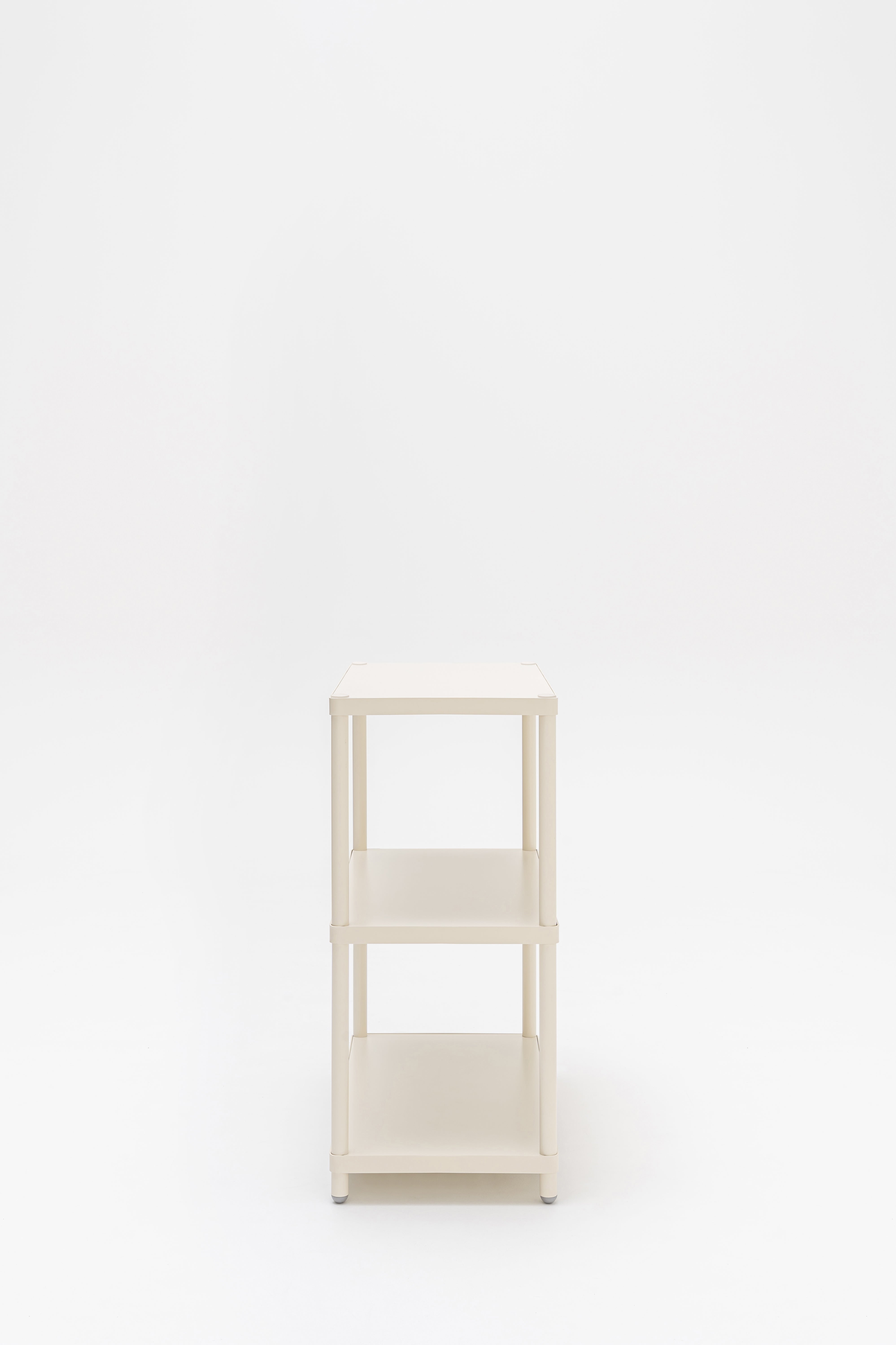 Single stilt metal shelf