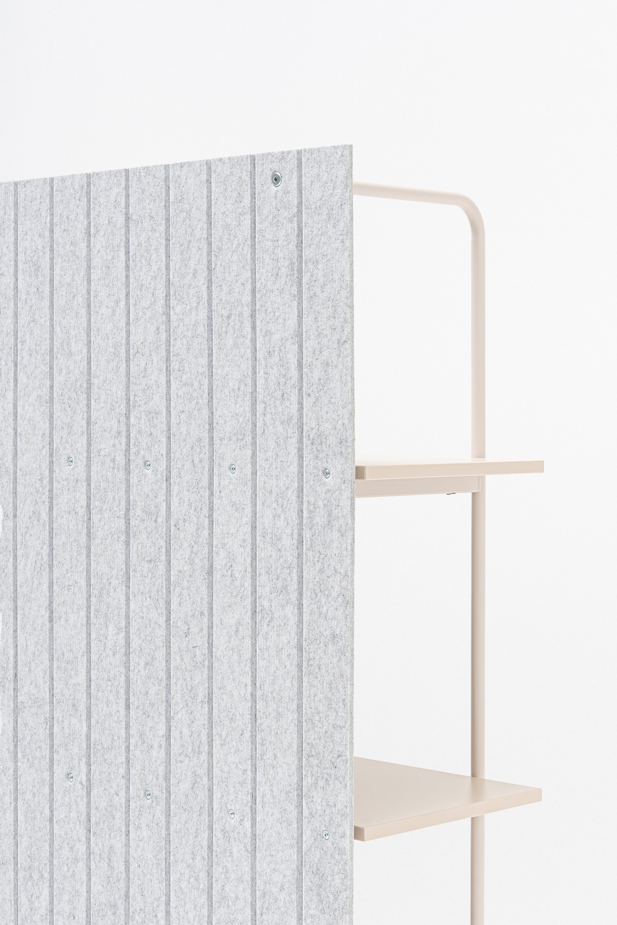 Steel shelving tanca rear from felt