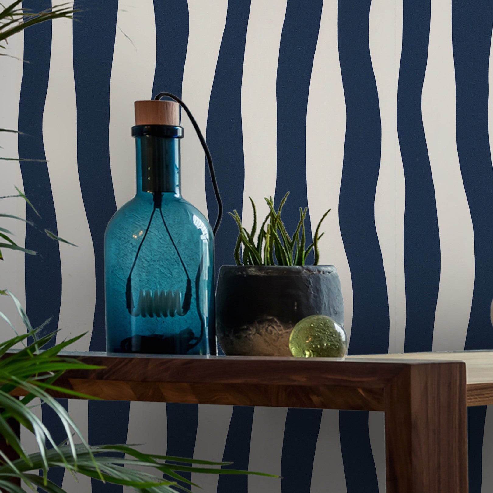 Structural wallpaper with an abstract wavy stripe pattern SUNDAE - MARINE navy blue