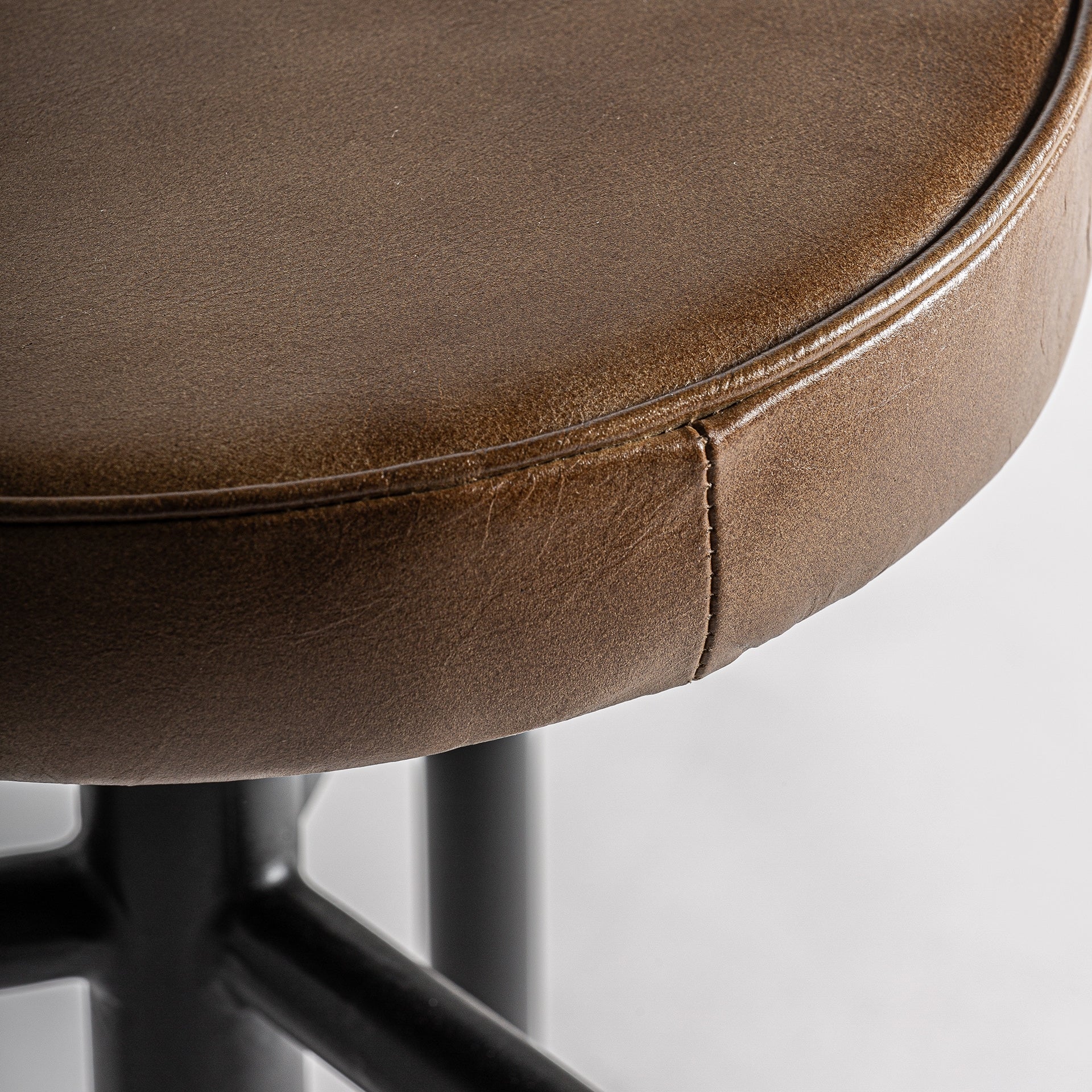 SNAIT Bar Stool Brown Leather with Black Base