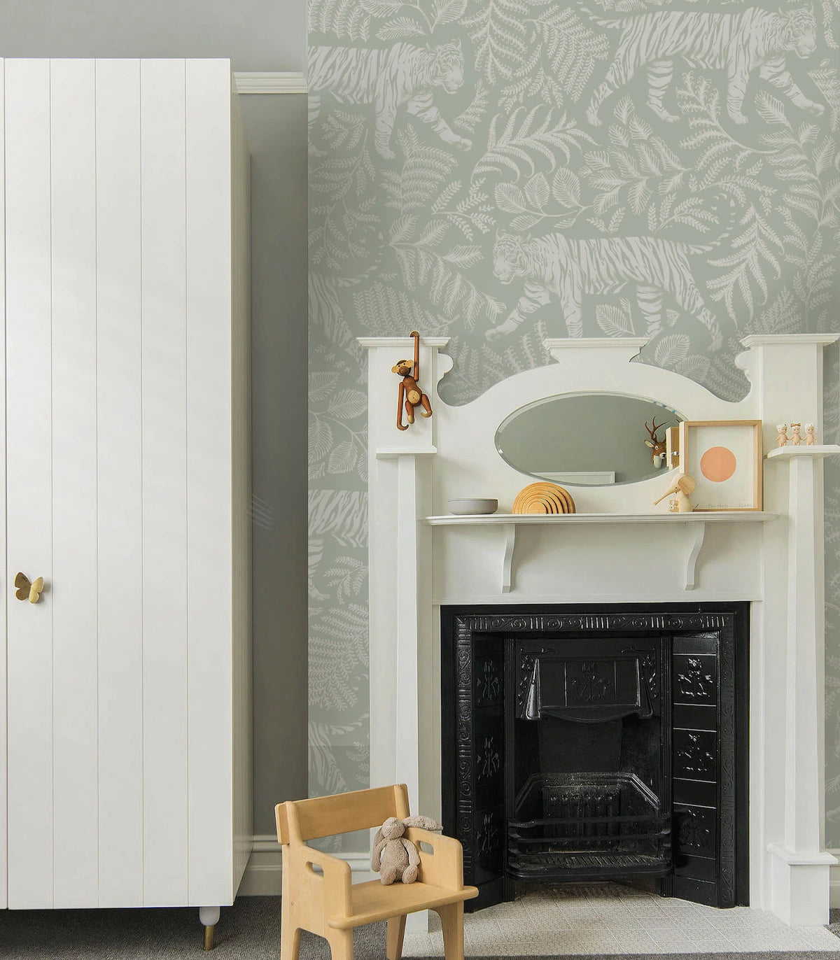 Tapeta s motívom zvierat CAMOUFLAGED TIGER SVETLO ZELENÁ