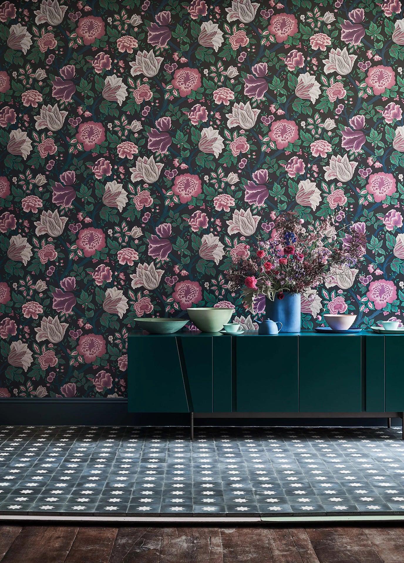 Wallpaper with a floral plant motif THE PEARWOOD COLLECTION - Midsummer Bloom terracotta