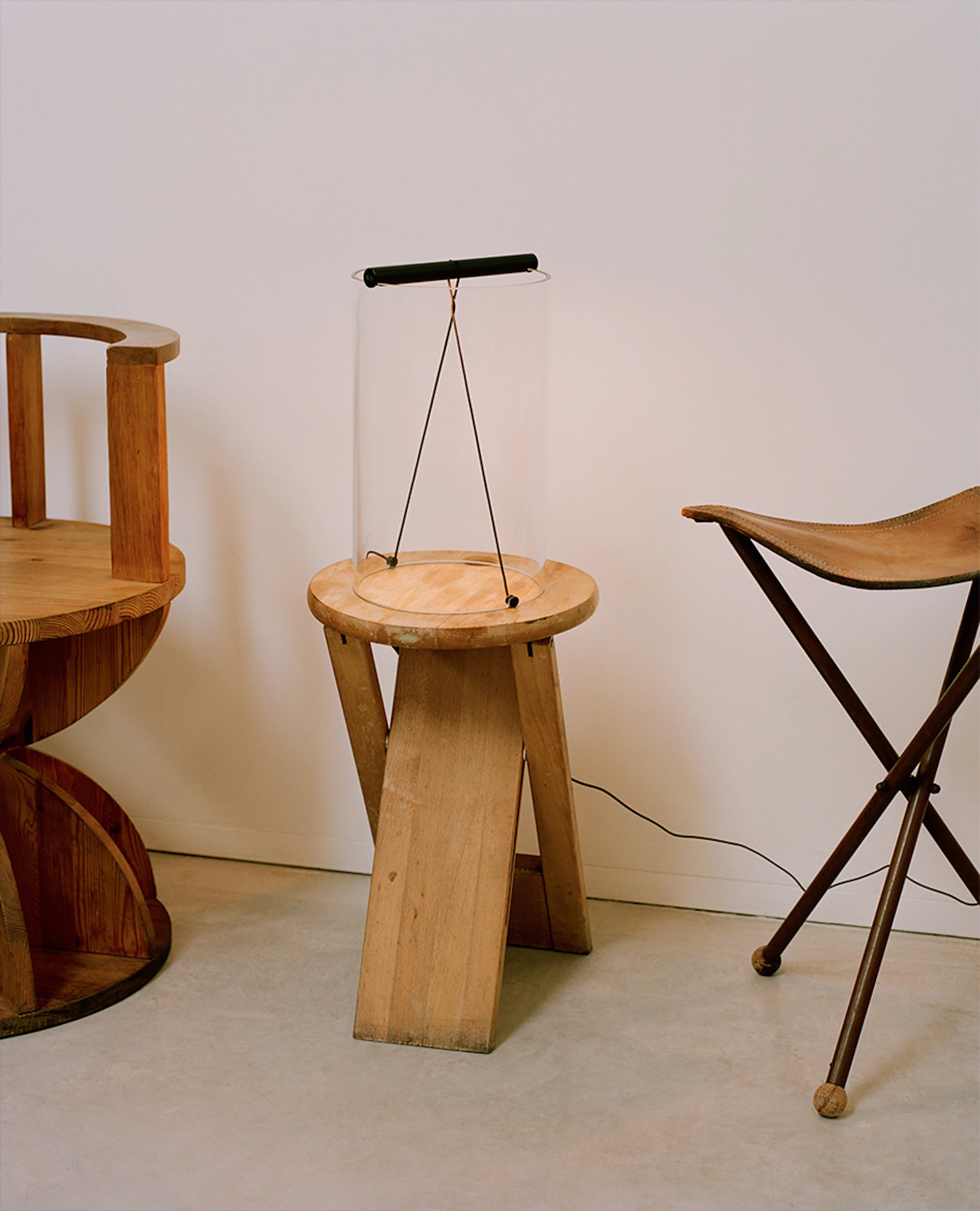 Stolná lampa TO-TIE sklenená