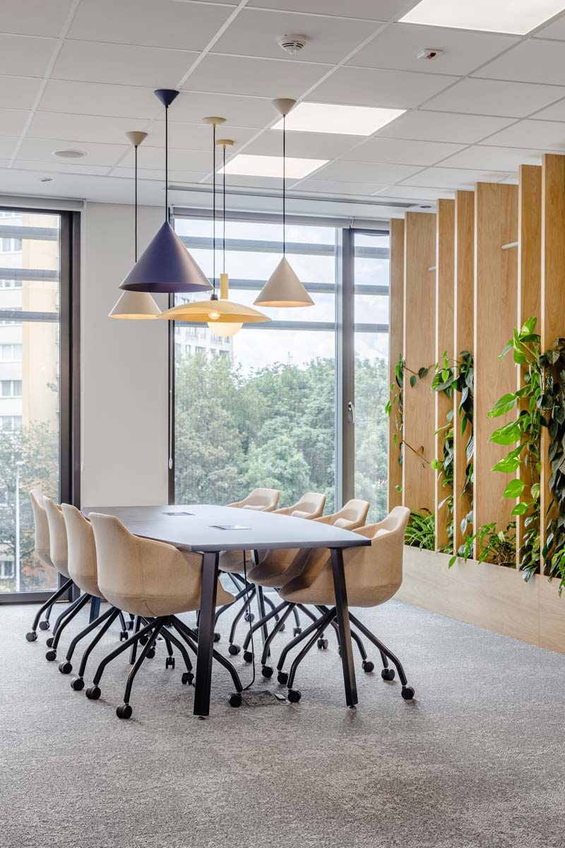 Kancelárske kreslo ULTRA s krížovou základňou a kolieskami na tvrdé povrchy