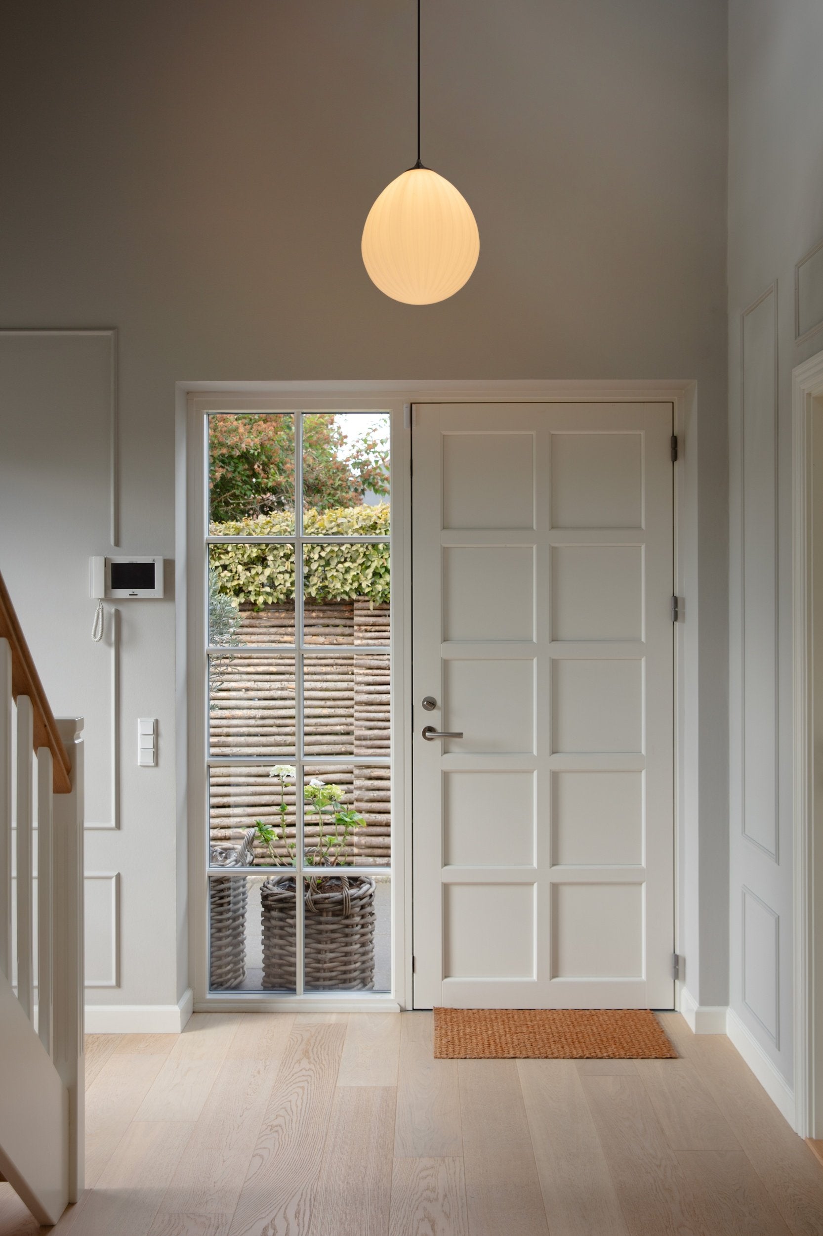 AROUND THE WORLD milk glass shade with black base