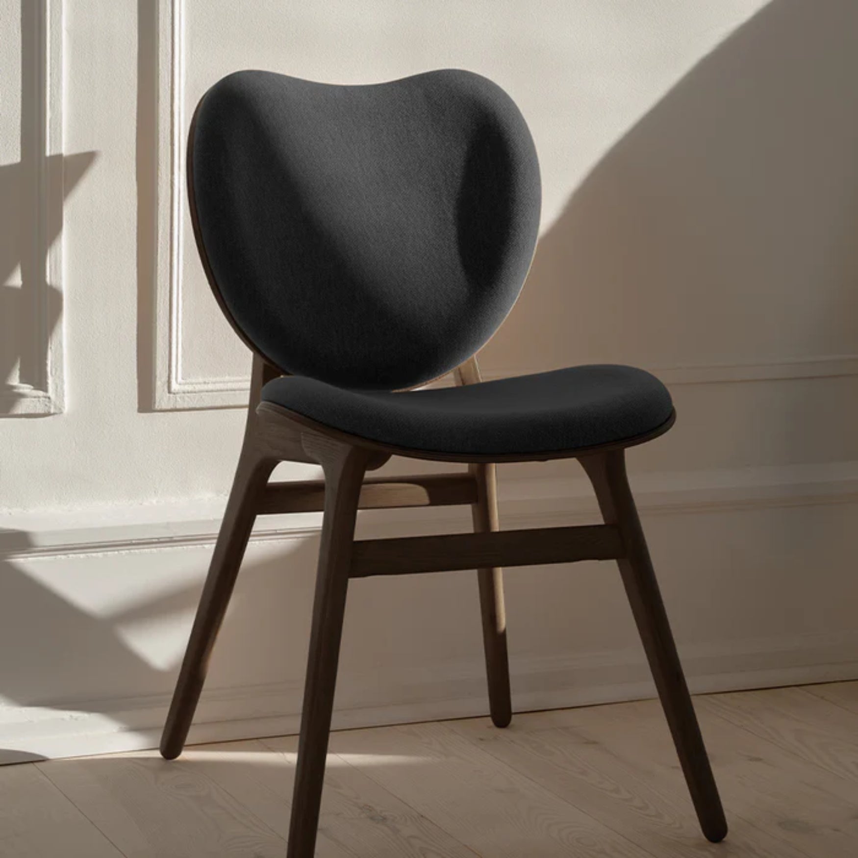 CONVERSATION chair dark gray with walnut wood base