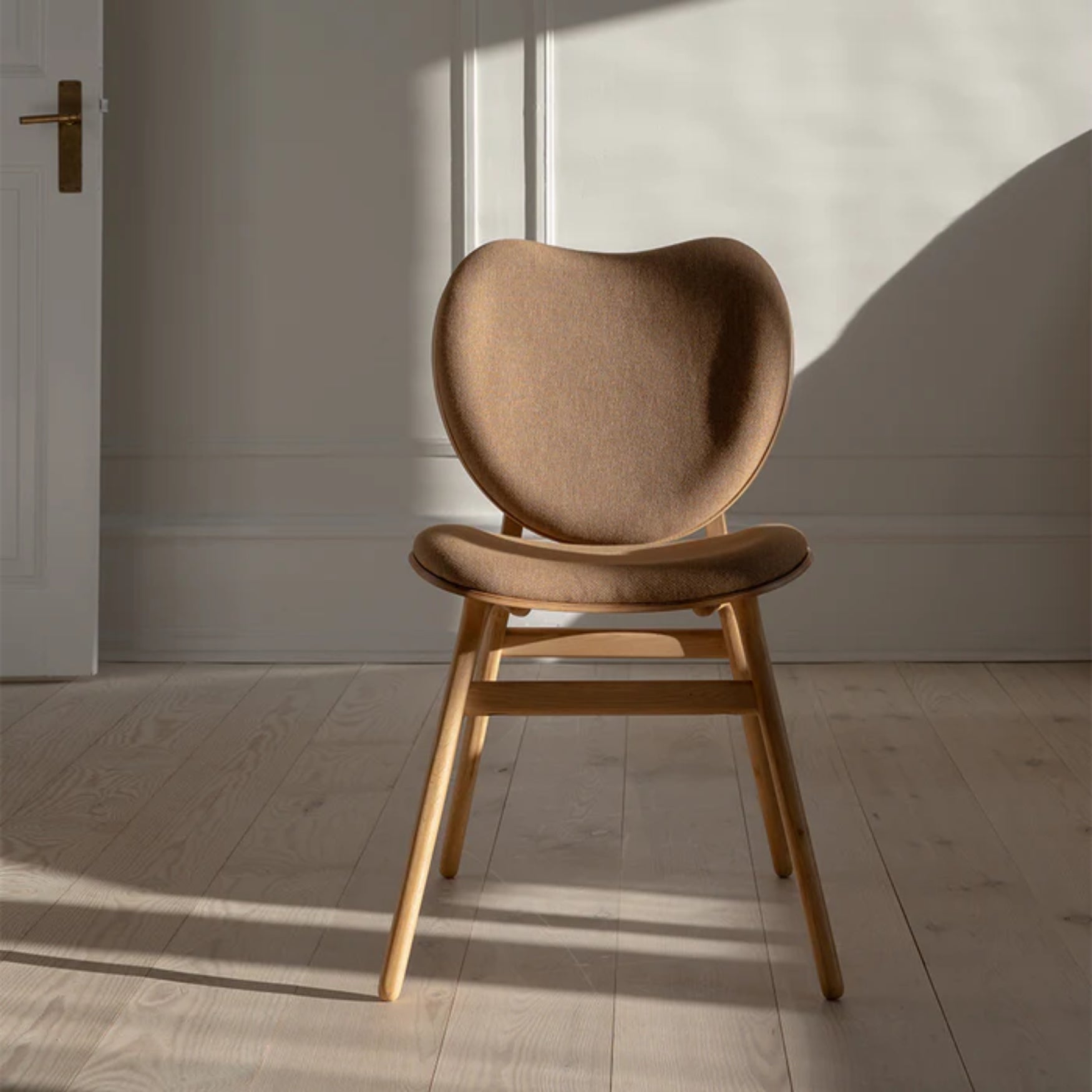 CONVERSATION chair brown with oak base