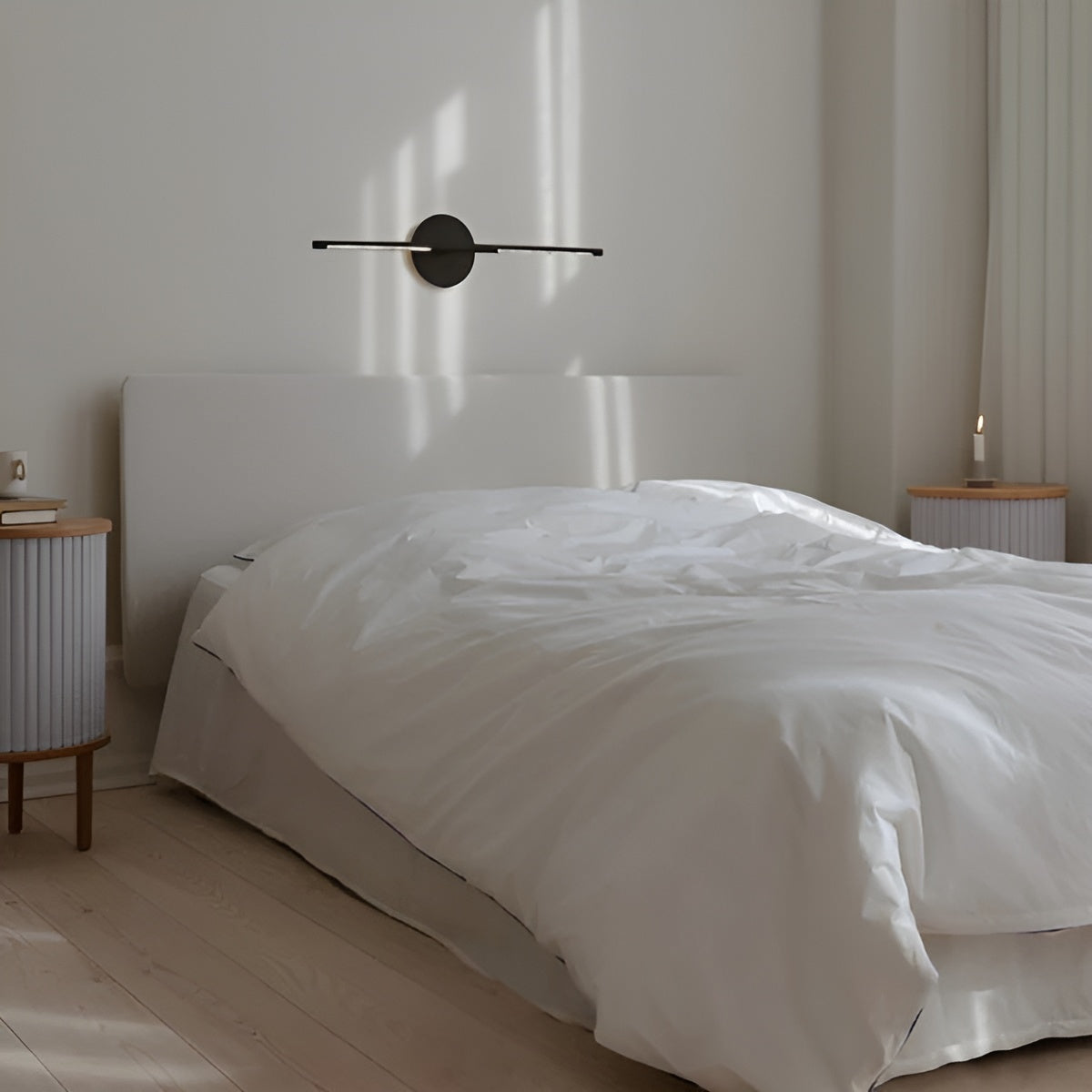 OMNI black wall lamp