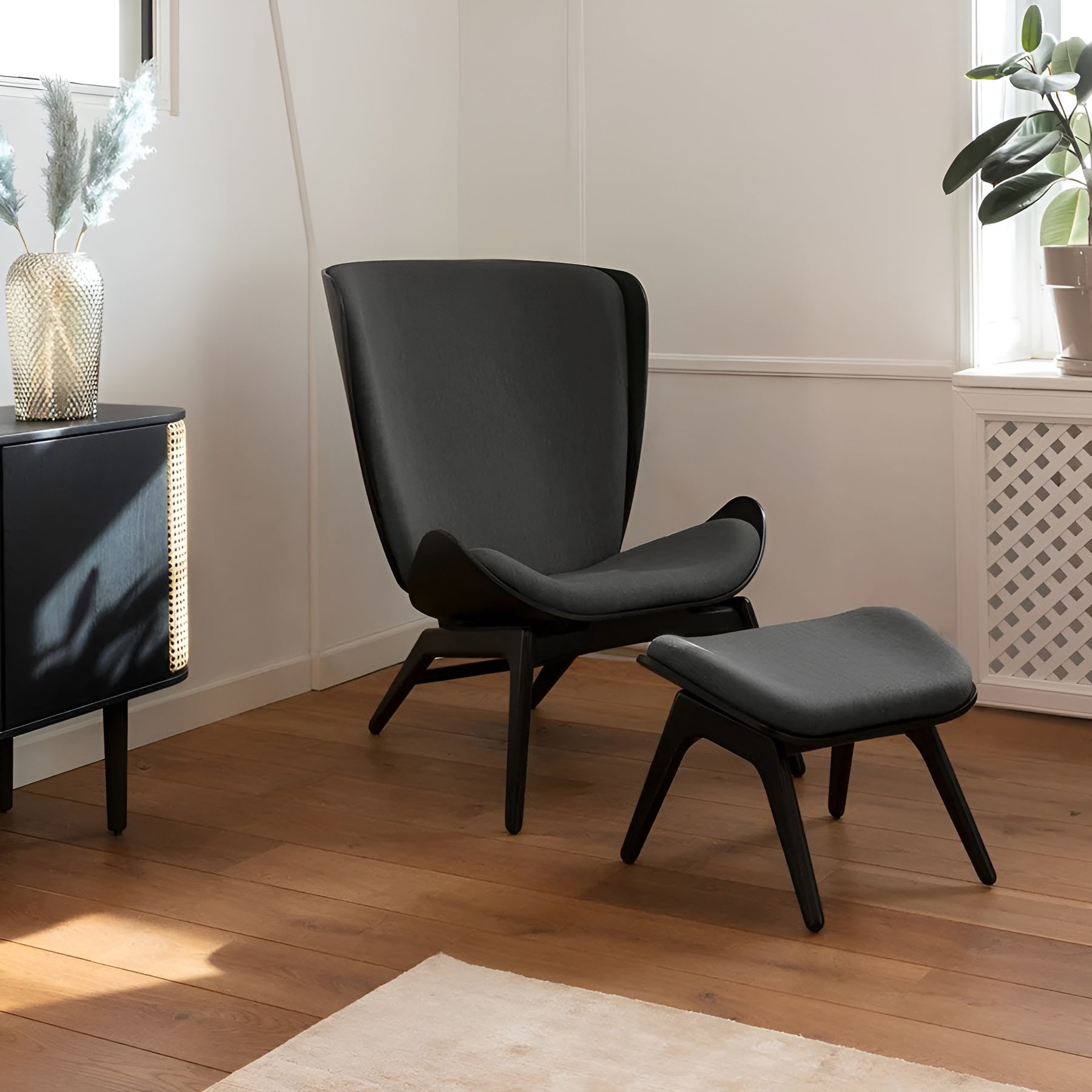 Podnožník READER šalviový s tmavým dubovým podstavcom