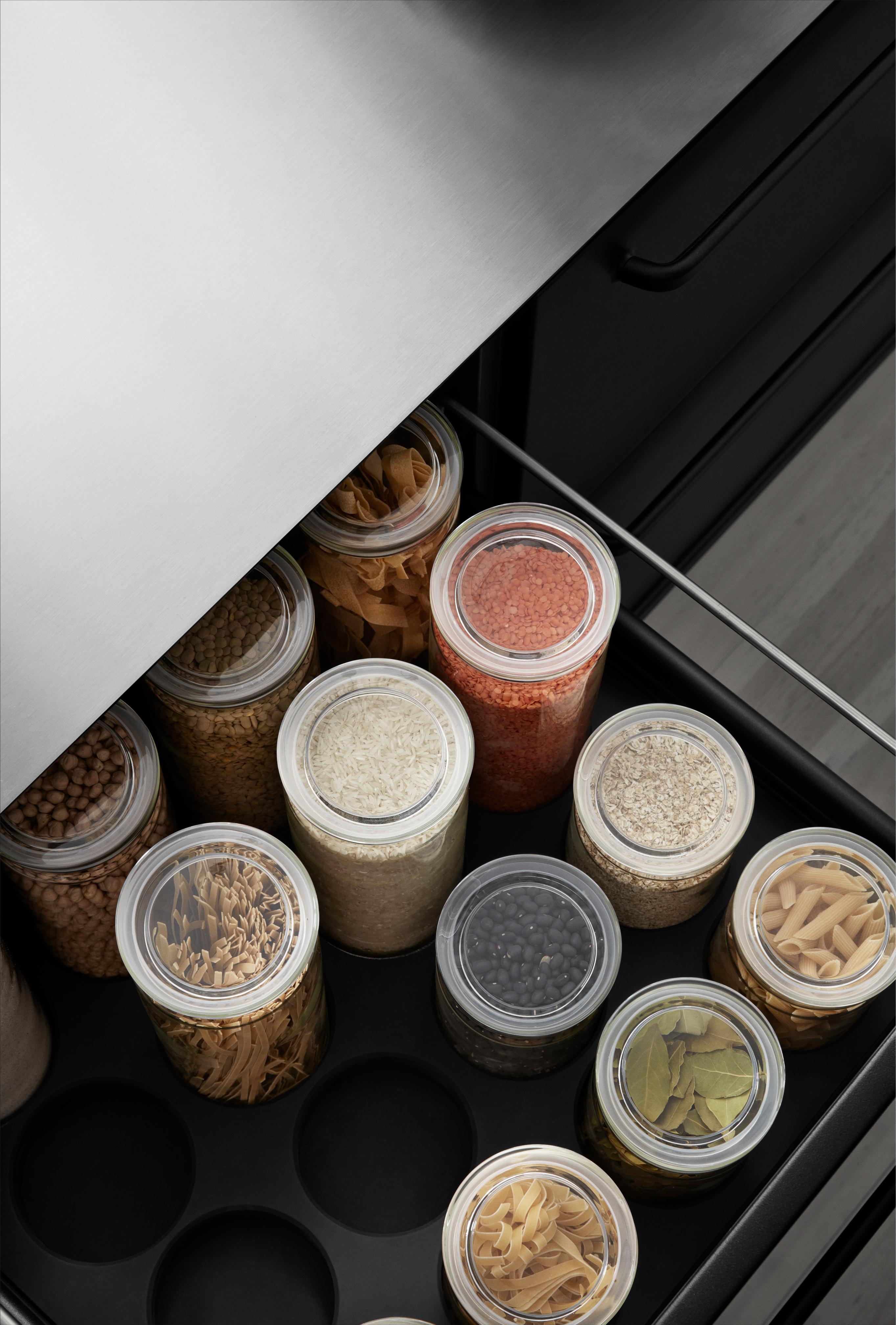 Transparent glass container with lid VIPP