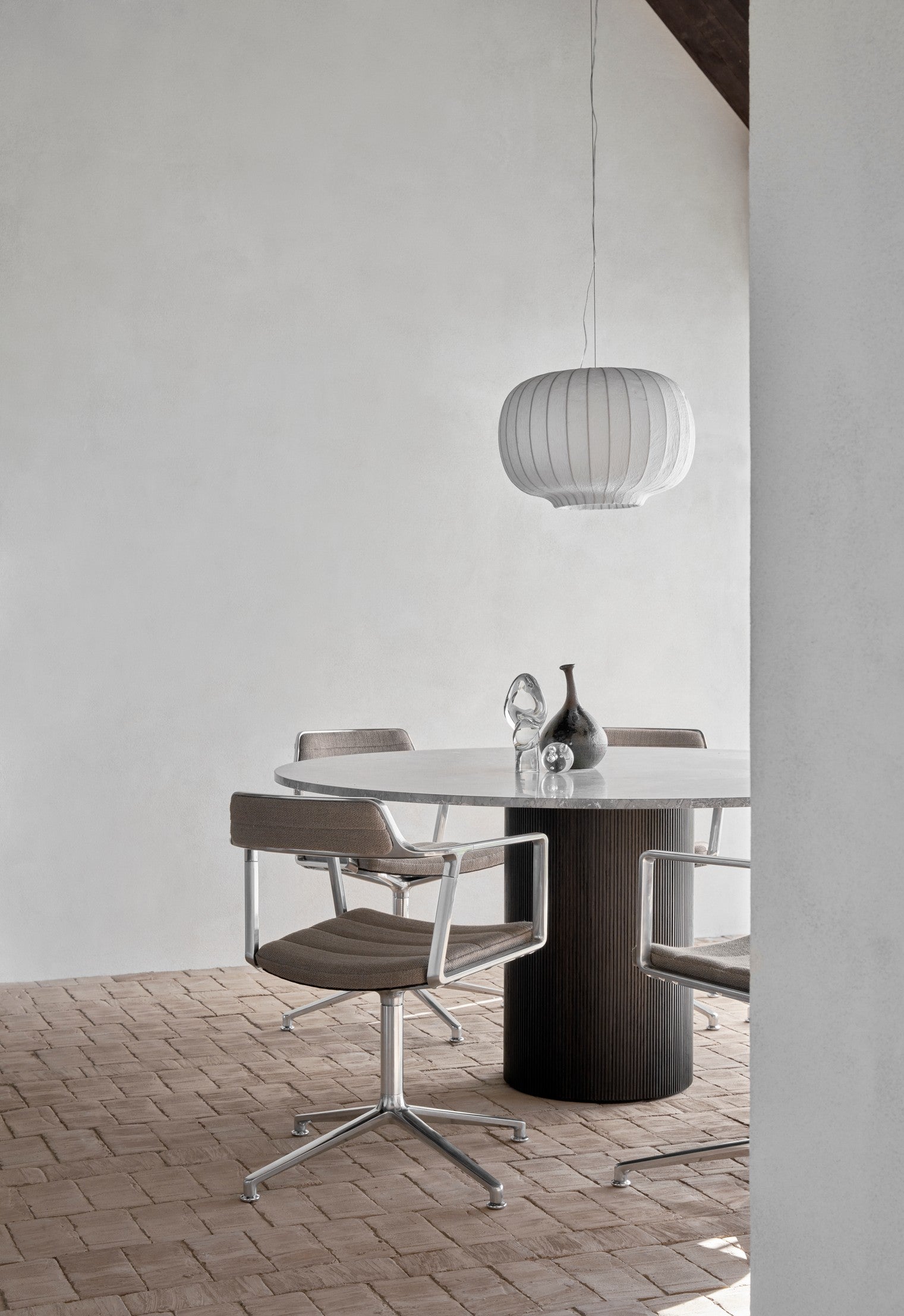 Office chair 452 sand fabric with metal base