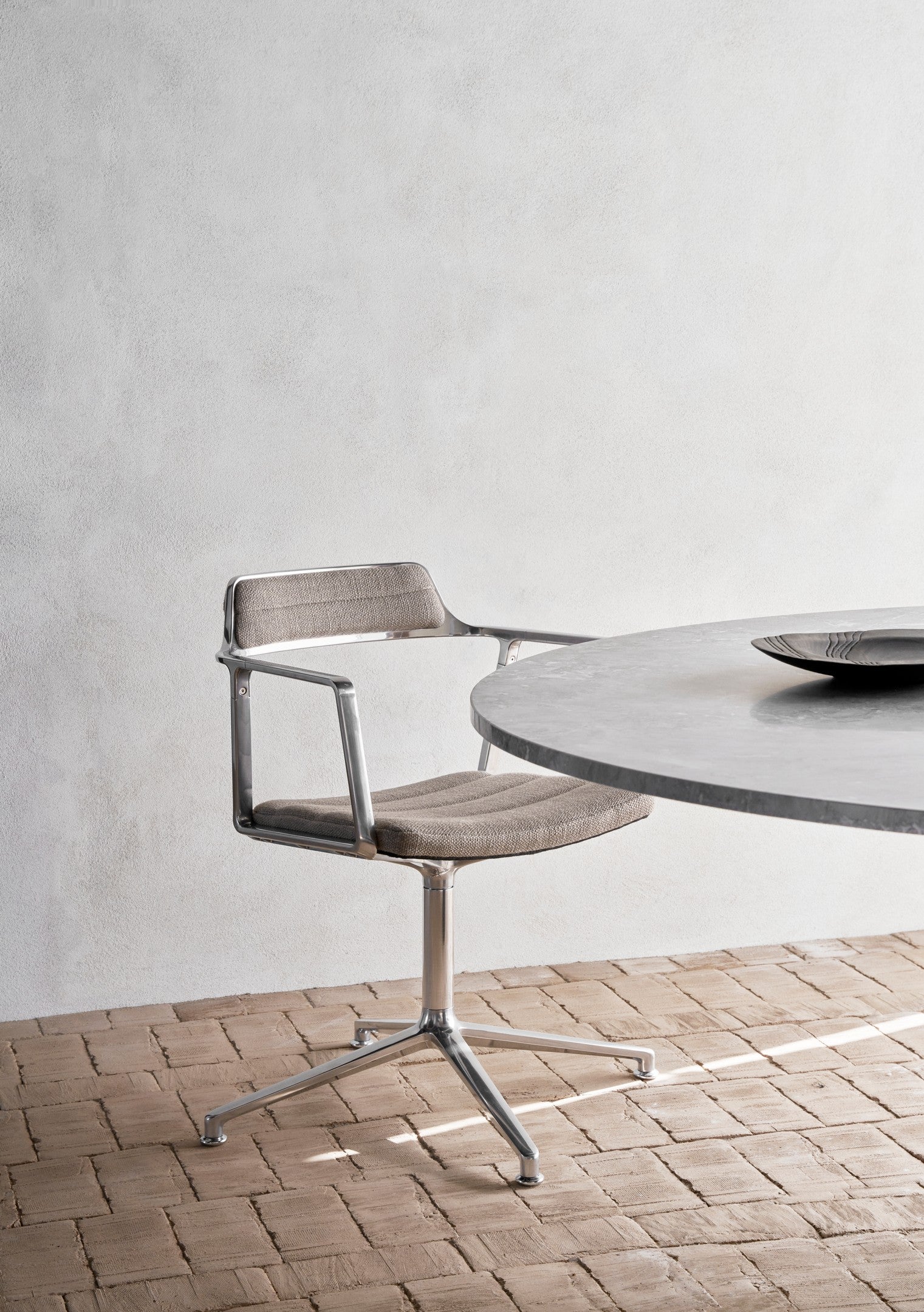 Office chair 452 sand fabric with metal base