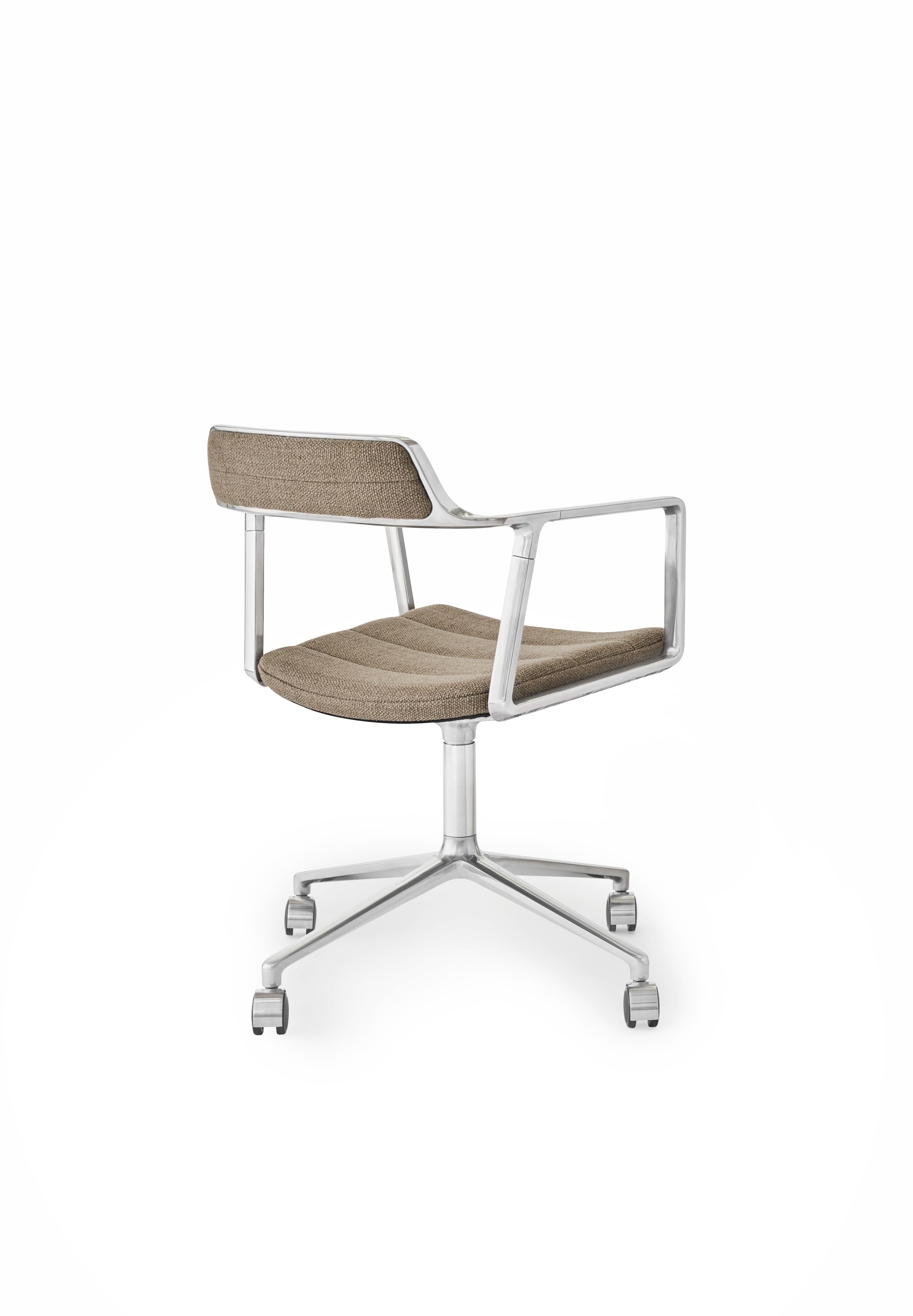 Office chair 452 sand fabric with metal base