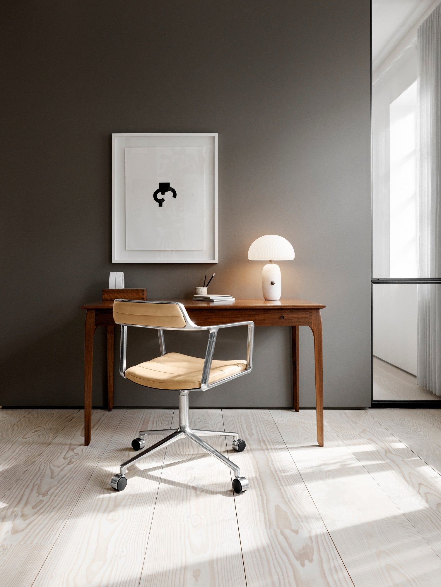 Office chair 452 caramel leather with metal base