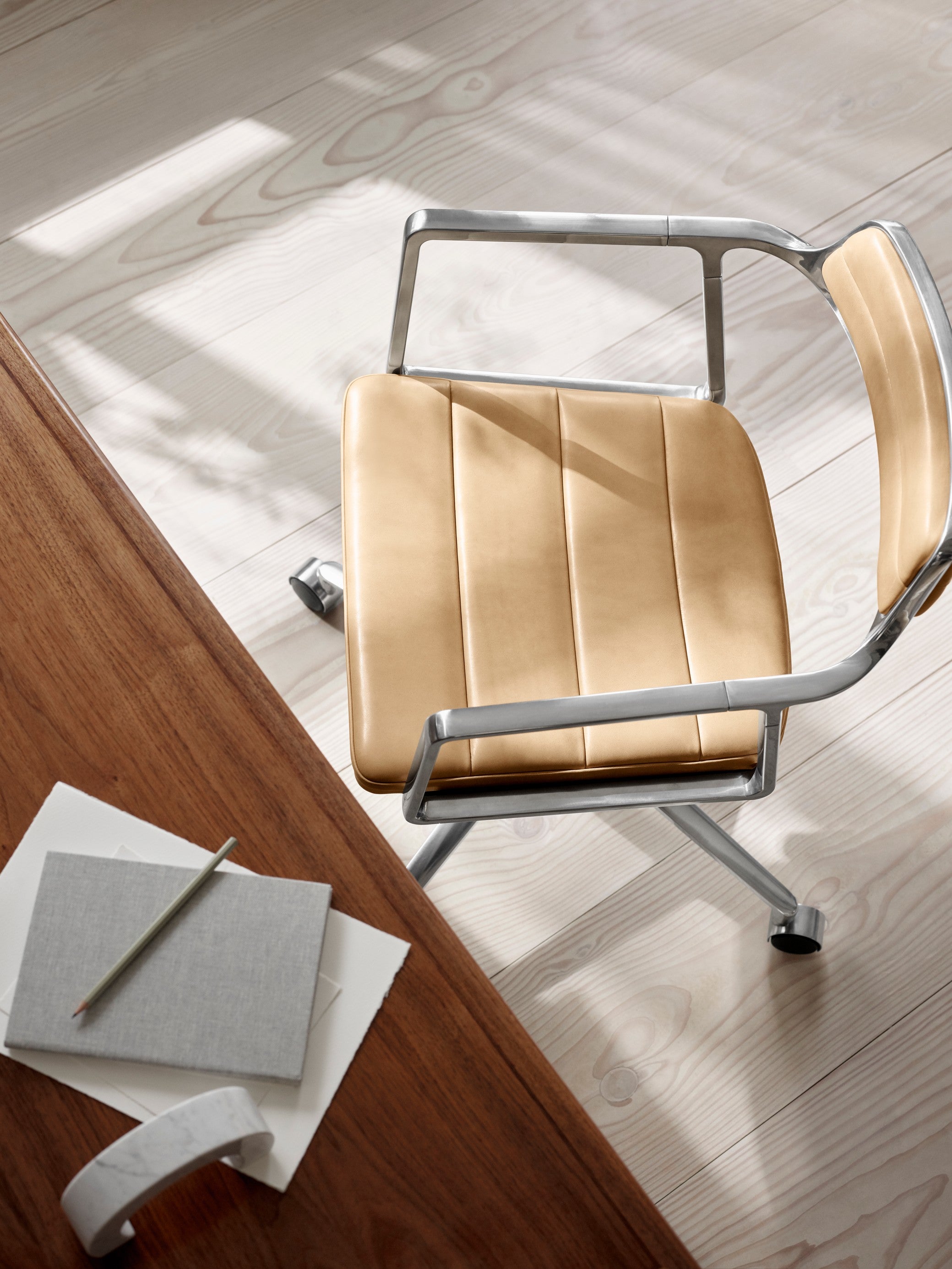 Office chair 452 caramel leather with metal base