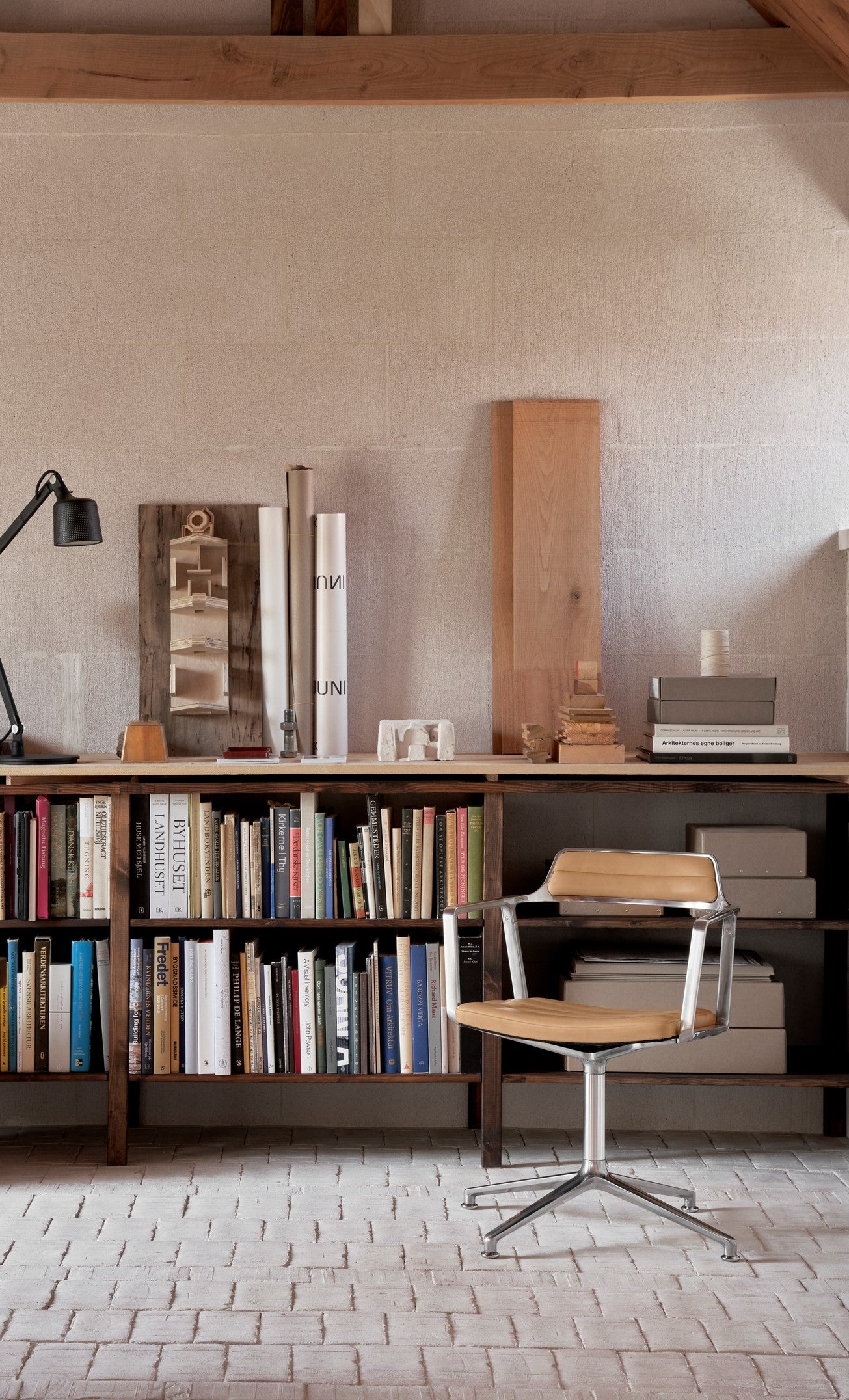 Office chair 452 caramel leather with metal base