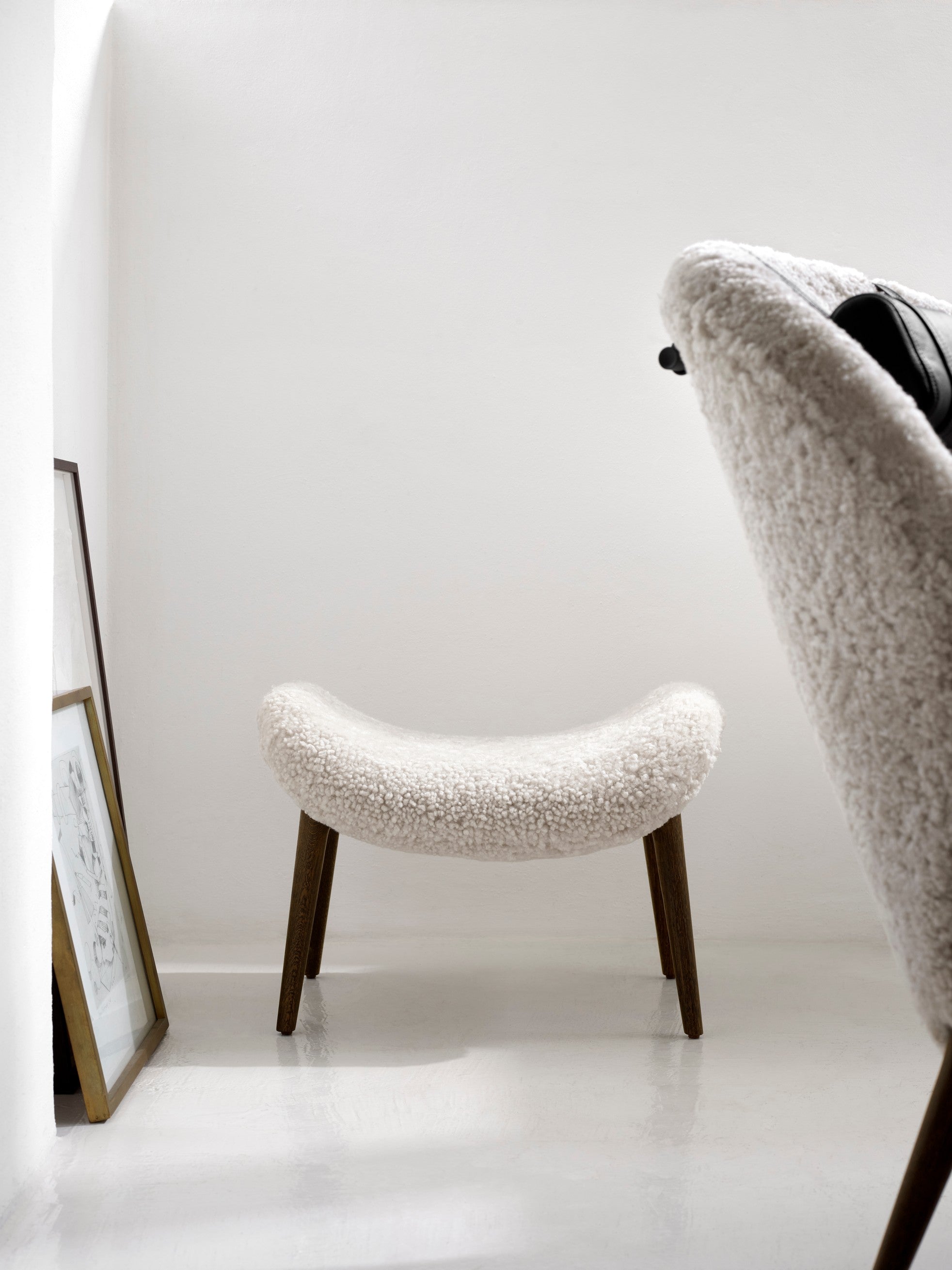 Lodge Cream Sheep Footrest with Dark Oak Base