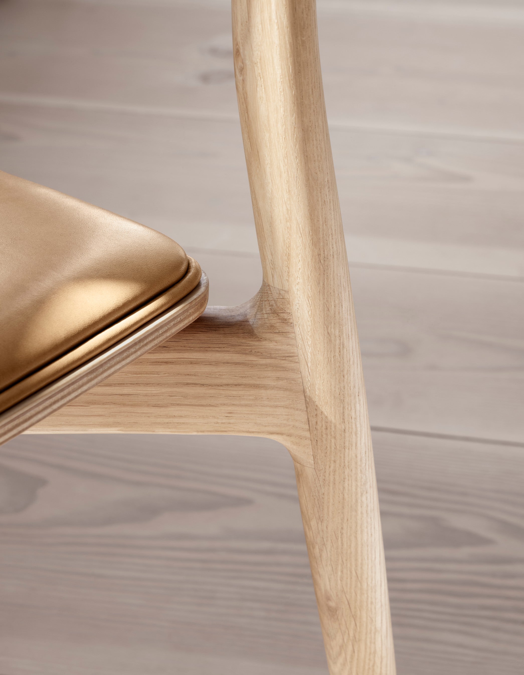 CABIN Chair in Caramel Leather with Light Oak Base