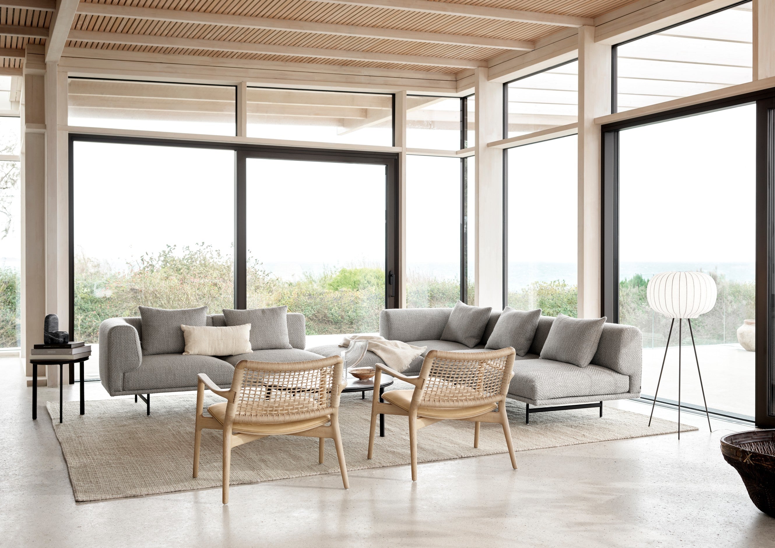 CABIN armchair in caramel leather with a light oak base [Antonina] [Amelia spr]