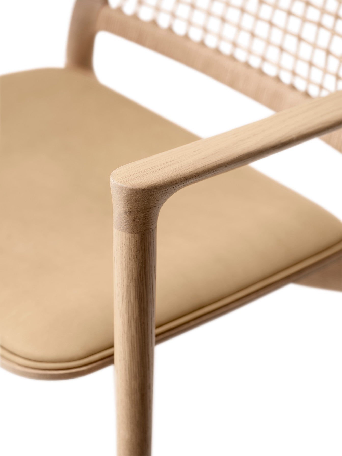 CABIN armchair in caramel leather with a light oak base [Antonina] [Amelia spr]
