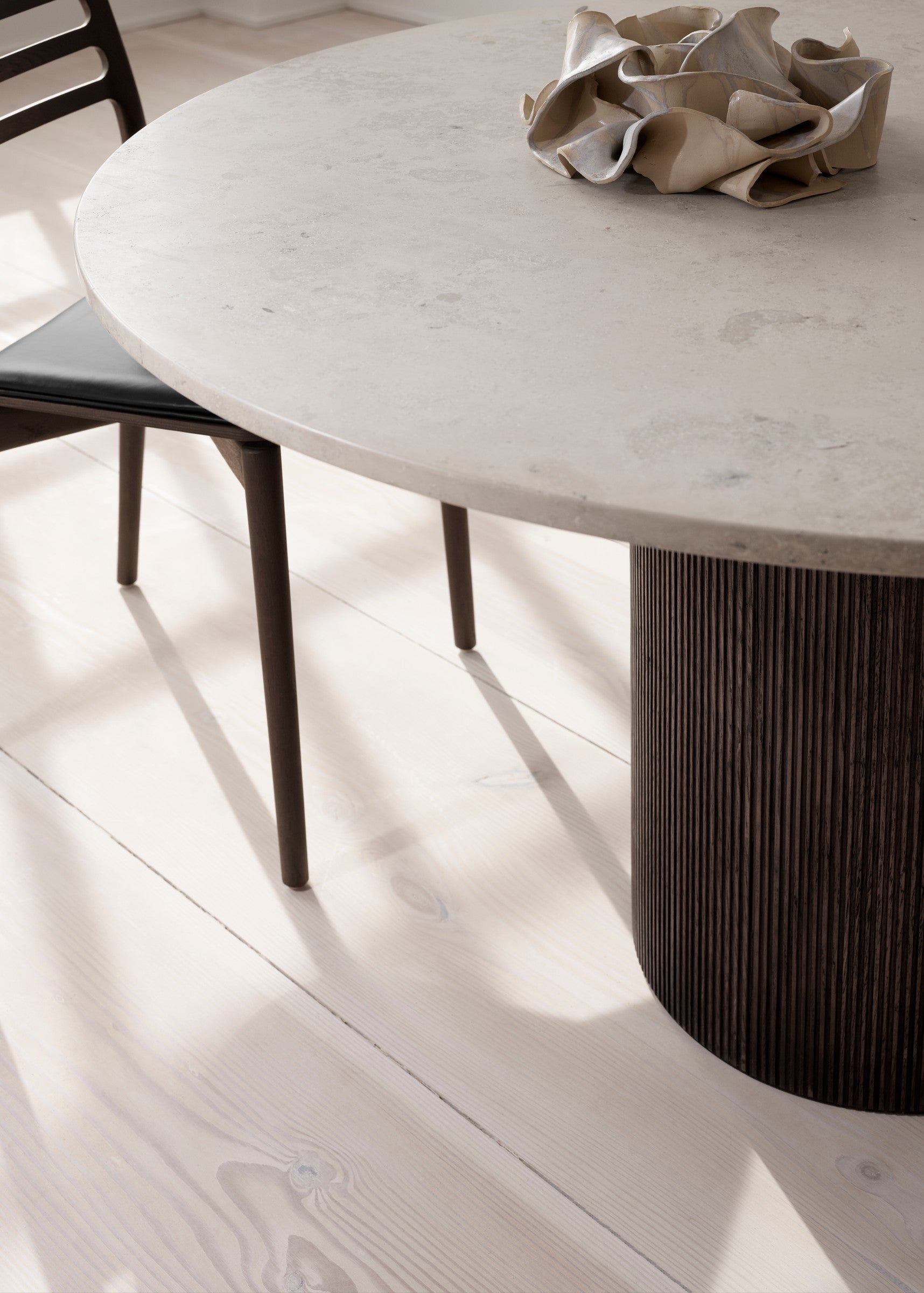 CABIN chair black leather with dark oak base [Antonina] [Amelia spr]