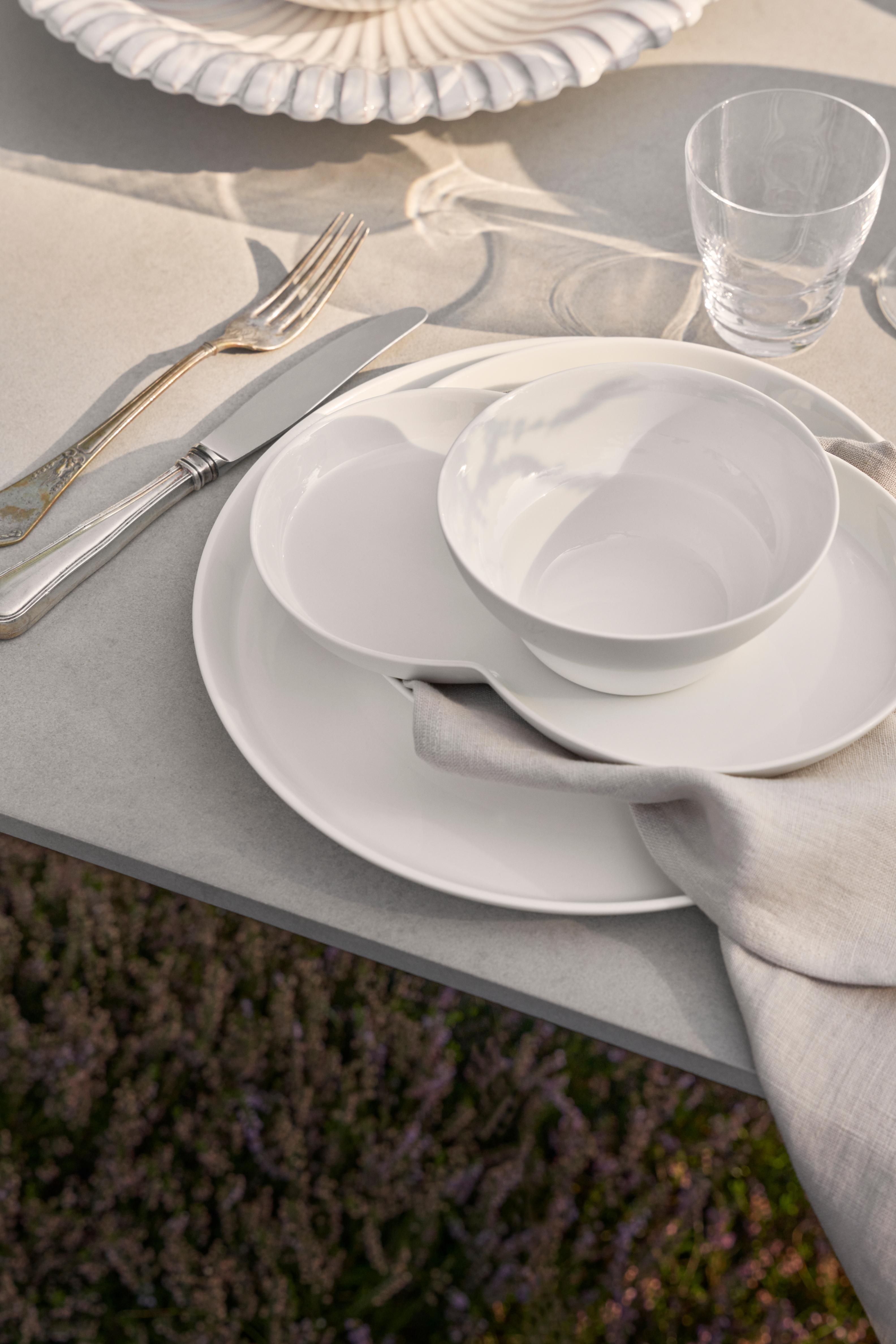 VIPP White Porcelain Plate Set
