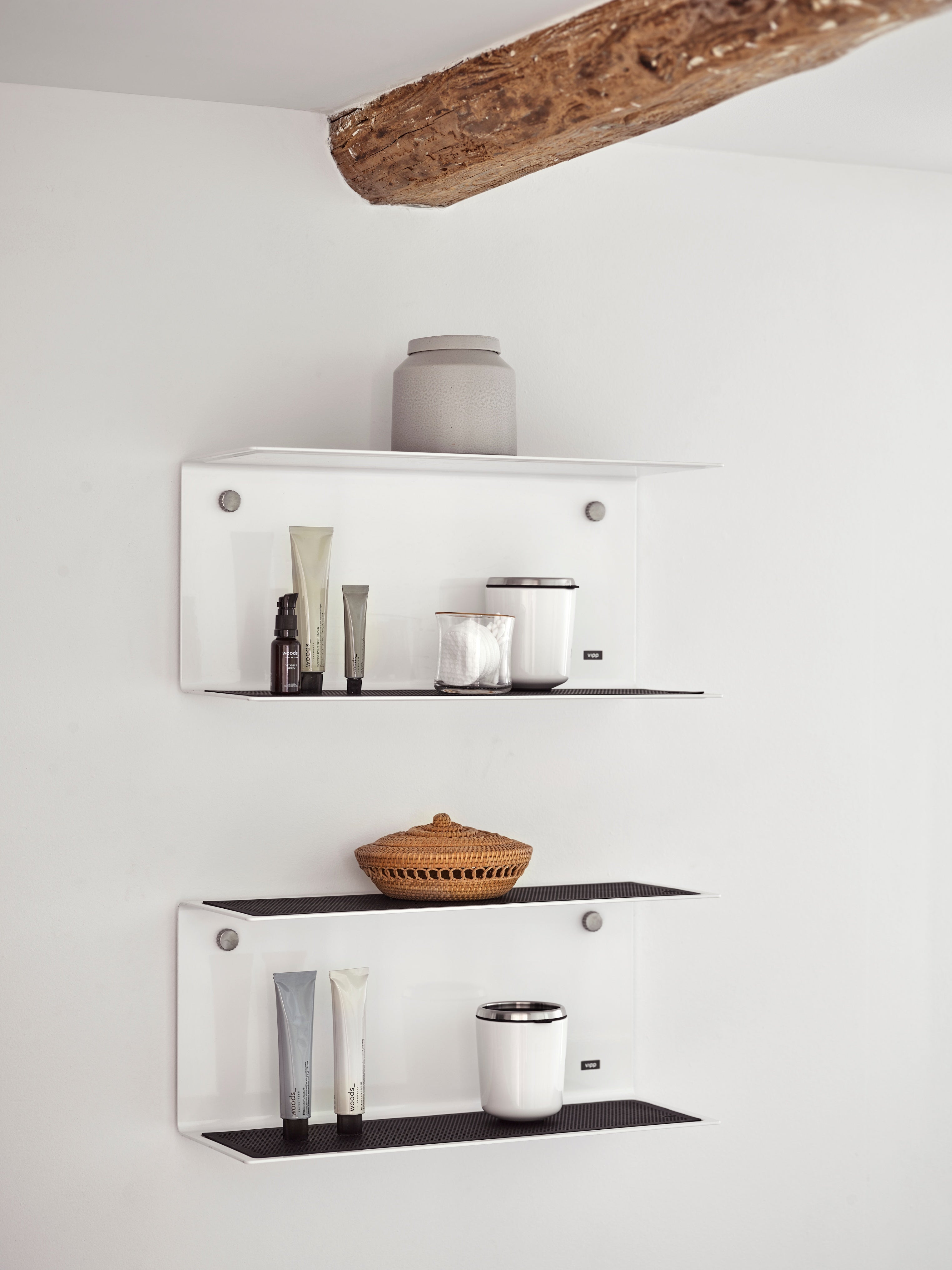 Hanging shelf VIPP white