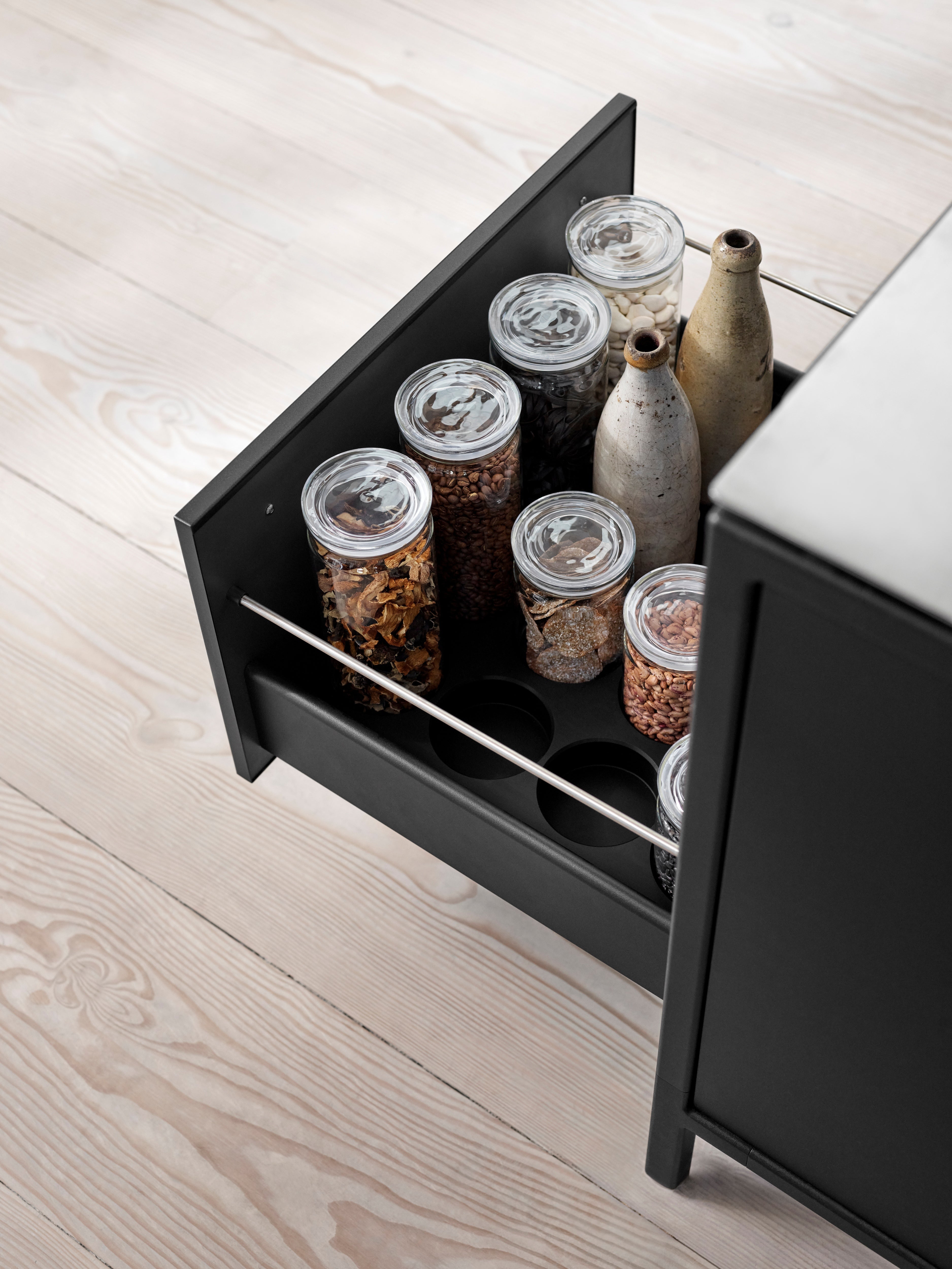 Transparent glass container with lid VIPP