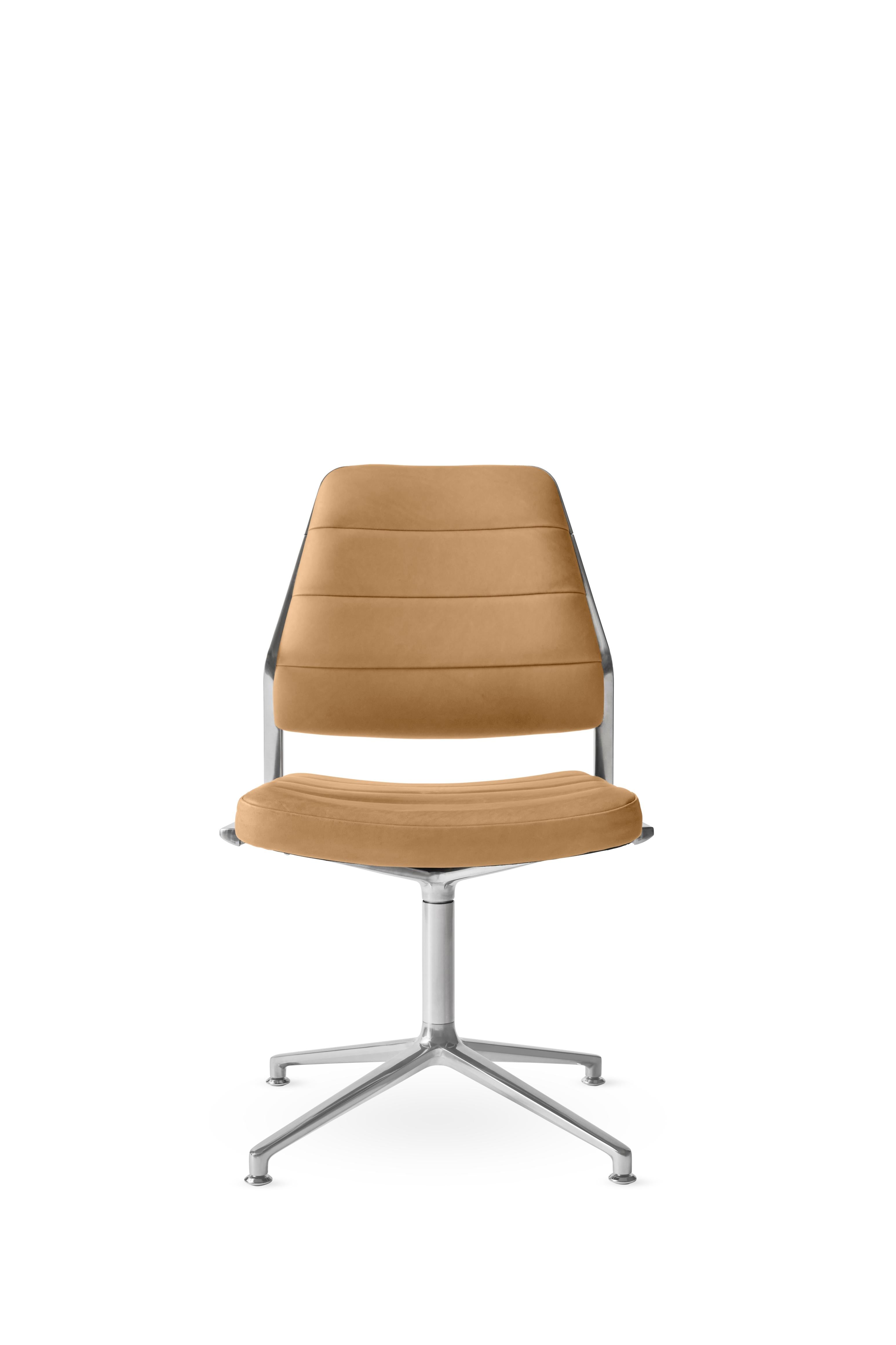 Kancelárske kreslo 454 v karamelovej koži s kovovou základňou
