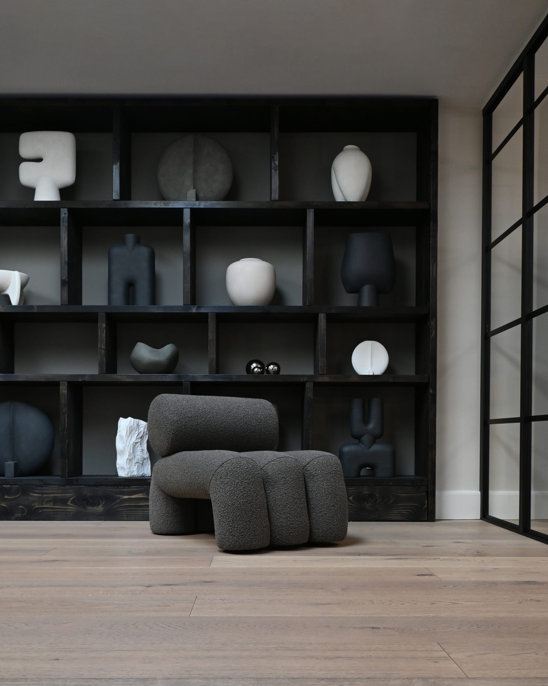 Fotel FOKU šedo-hnedý boucle