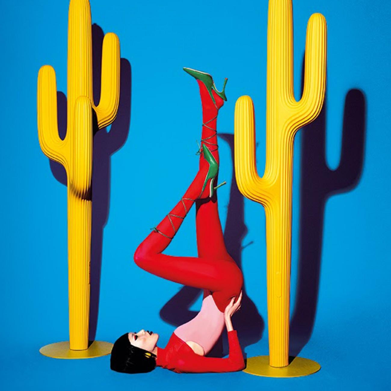 Wieszak SAGUARO zielony Qeeboo    Eye on Design