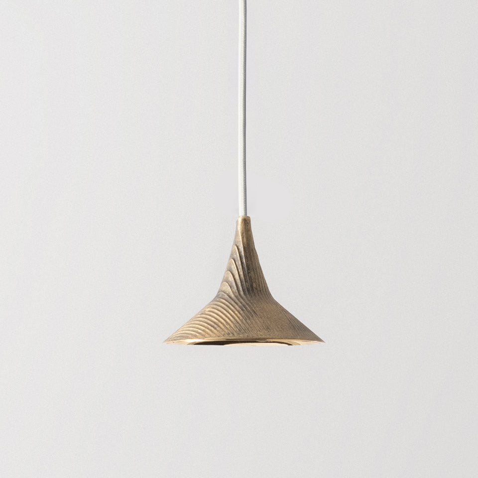 Závesná lampa UNTERLINDEN mosadz
