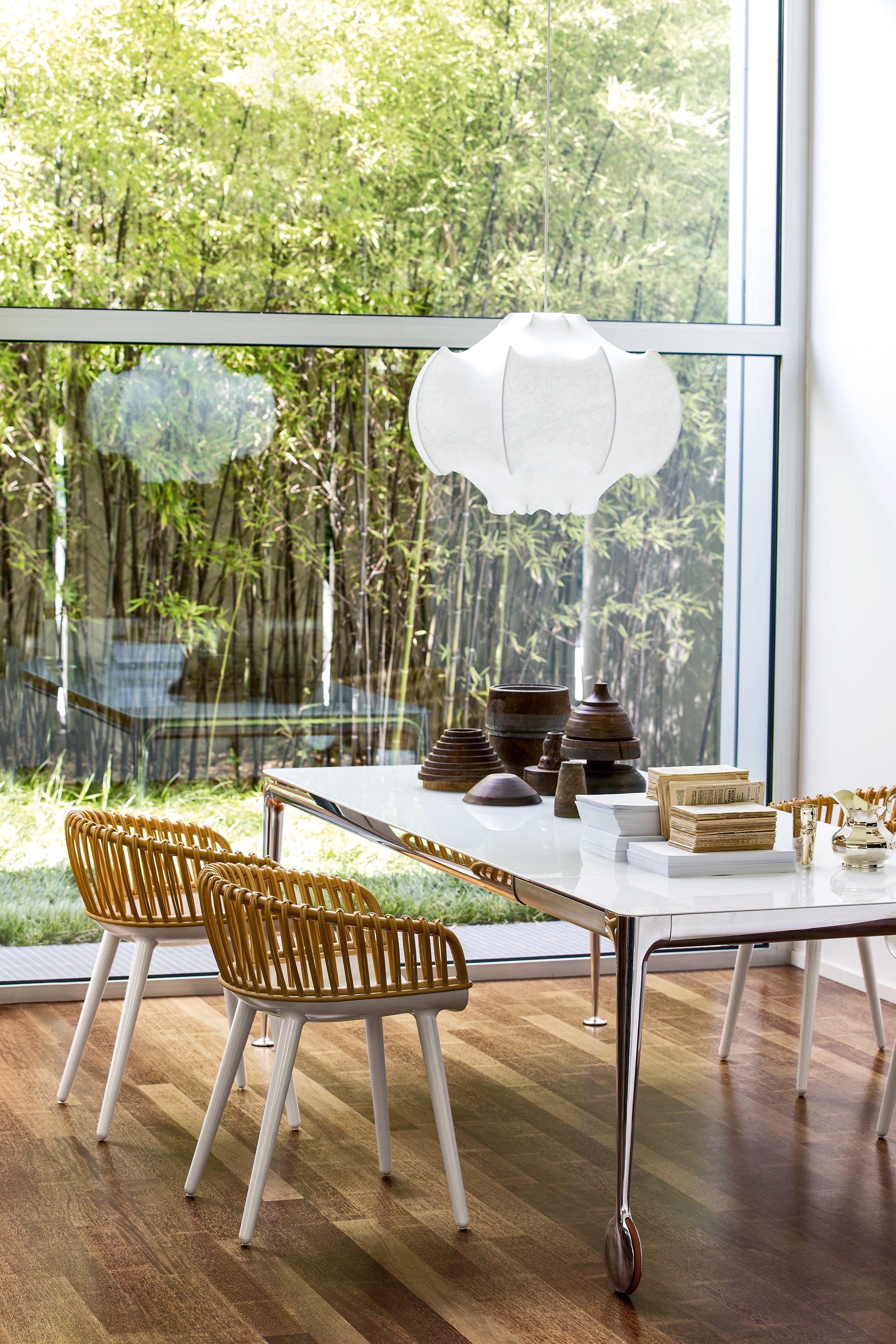 Krzesło CYBORG CLUB z plecionym oparciem biały Magis    Eye on Design