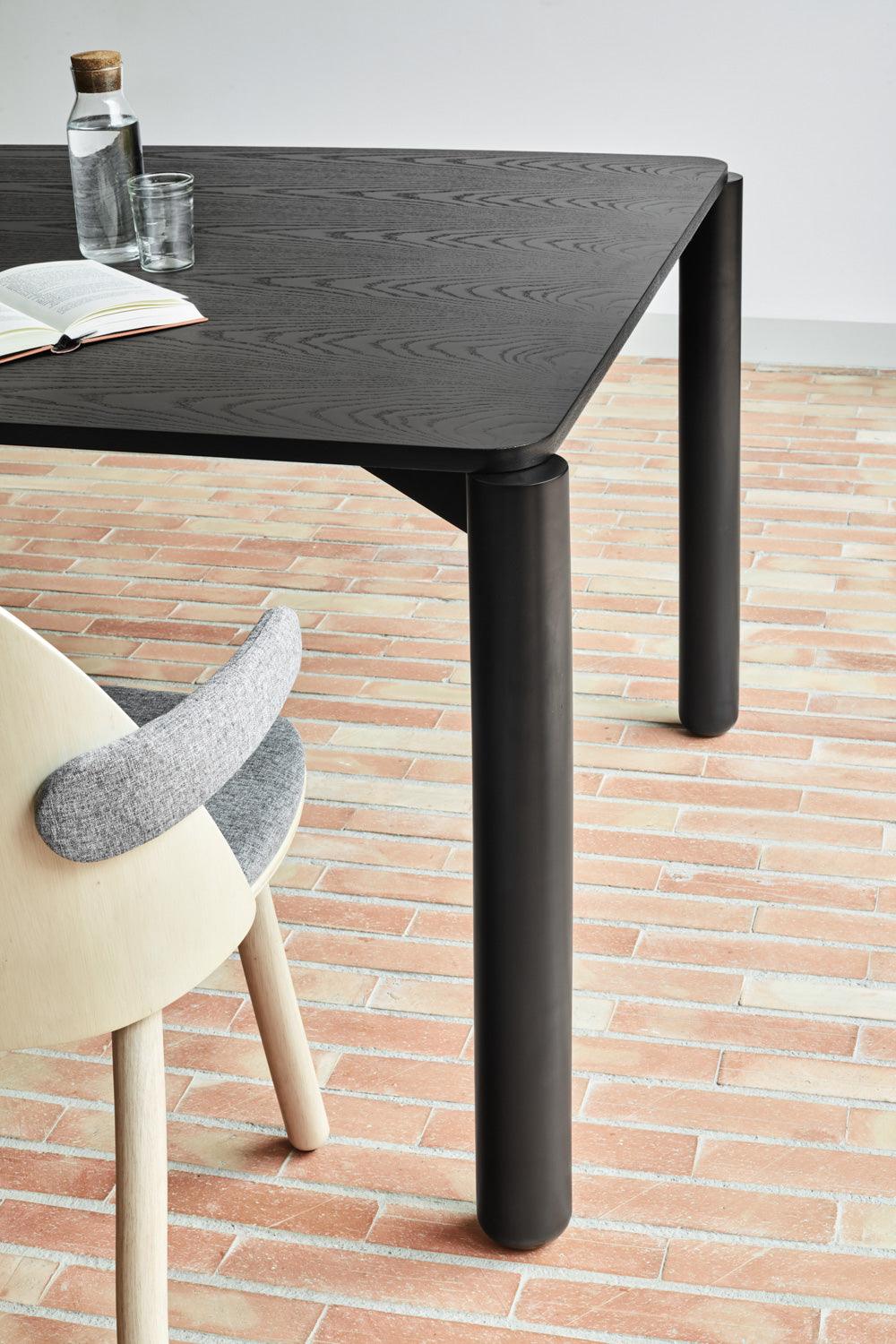 ATLAS dining table black - Eye on Design