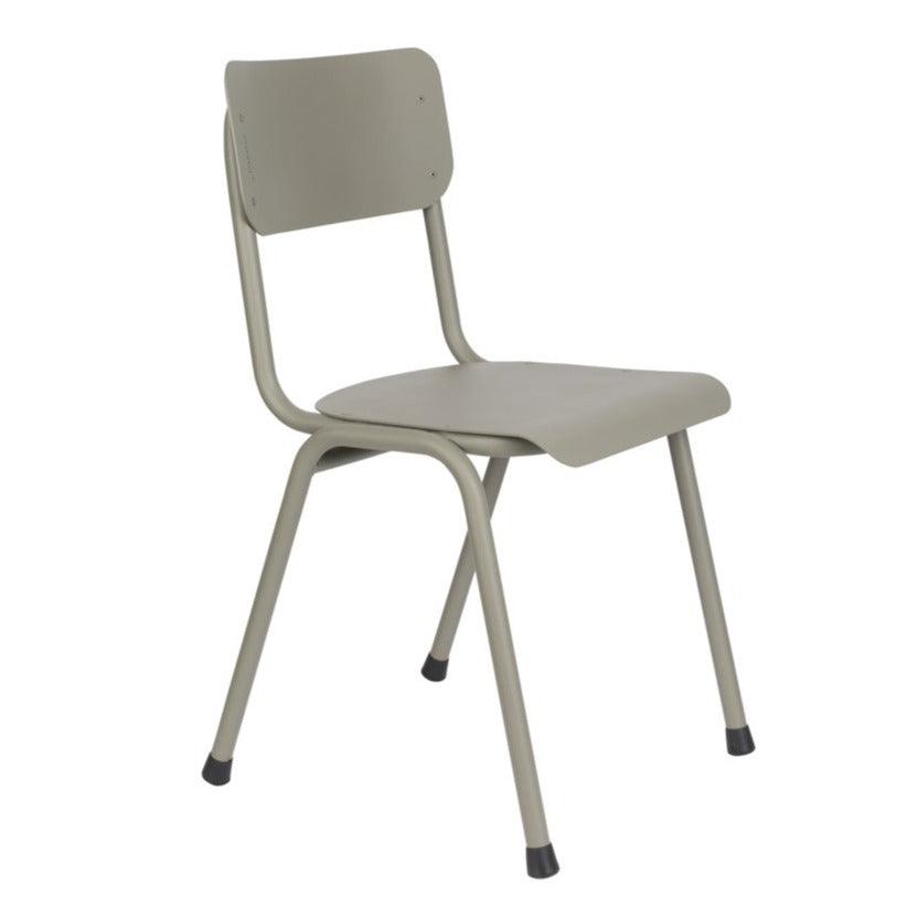 When an old school chair abandons its boring school appearance, a Zuiver furniture with a graceful name Back to School is created. Unique colors recall the memory of childhood and carefree time spent in school benches. Thanks to the use of aluminum as the main material, the chair can be outside. Protecting the legs with plastic caps protects the tiles or wood of each modern and classic terrace or balcony.