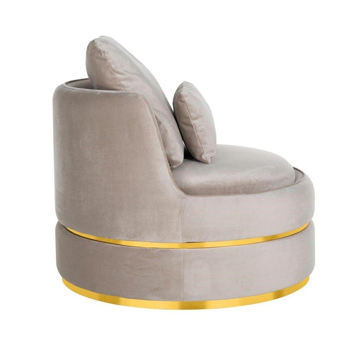 Kylie is a unique combination of convenience with an exclusive look in the glamor style. Two velor pillows increase the comfort of the chair to the highest level. The base from brushed golden steel gives Kylie modern design, which will fit well into the latest trends.